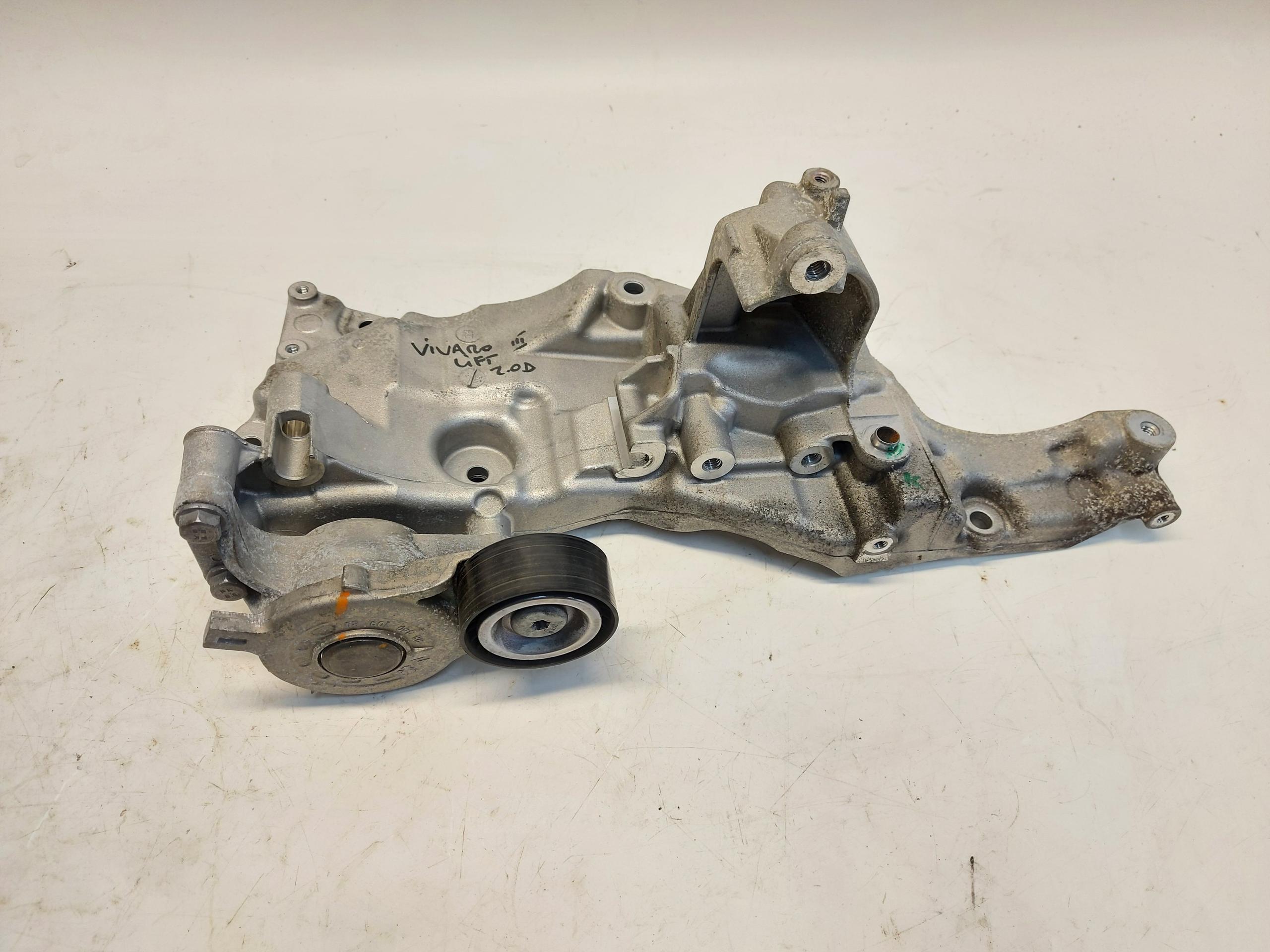 PSA Vivaro Jumpy Expert Proace supporto staffa Motore 9820041180