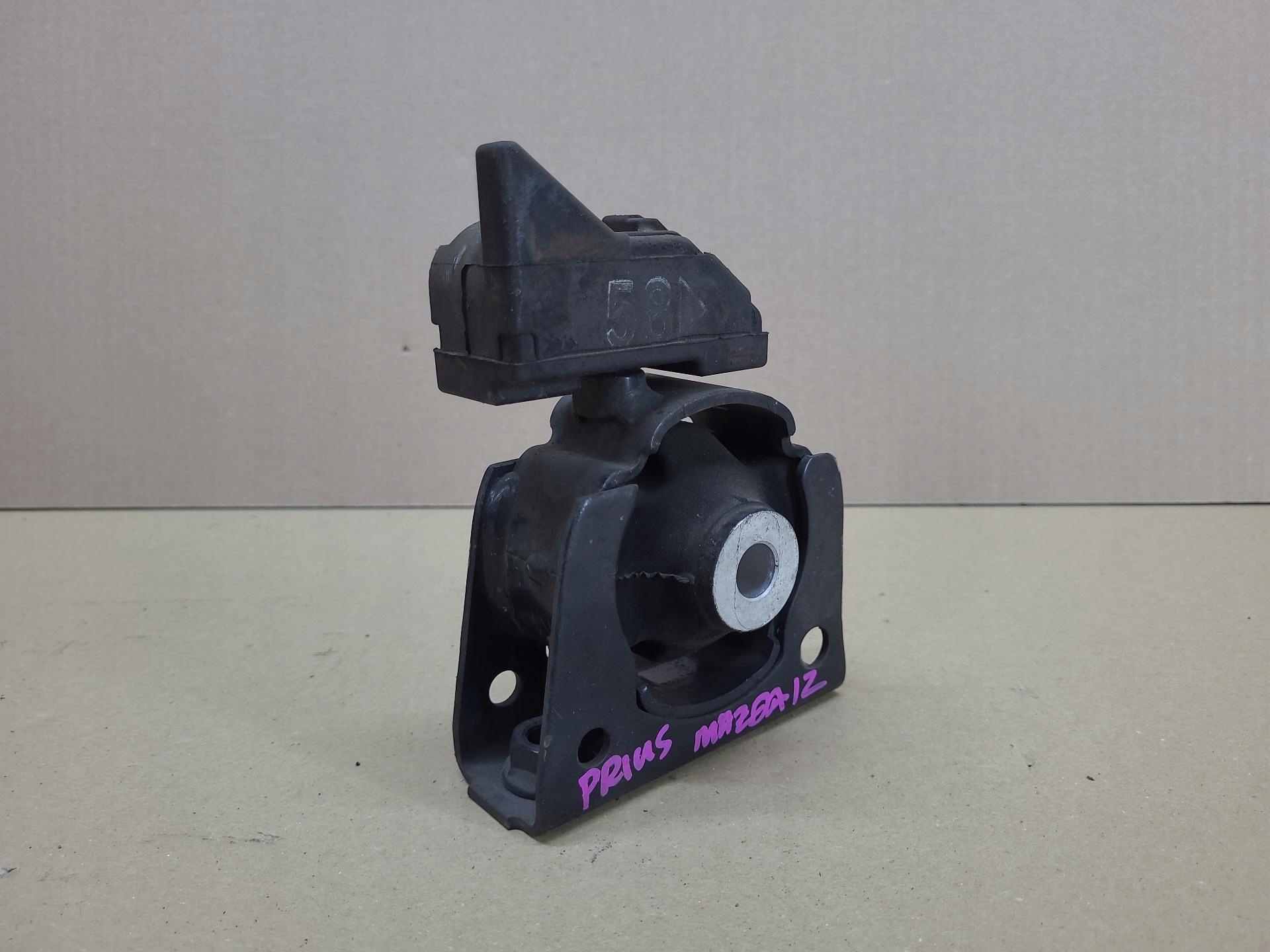 engine mount Toyota Prius 3 XW30 2011
