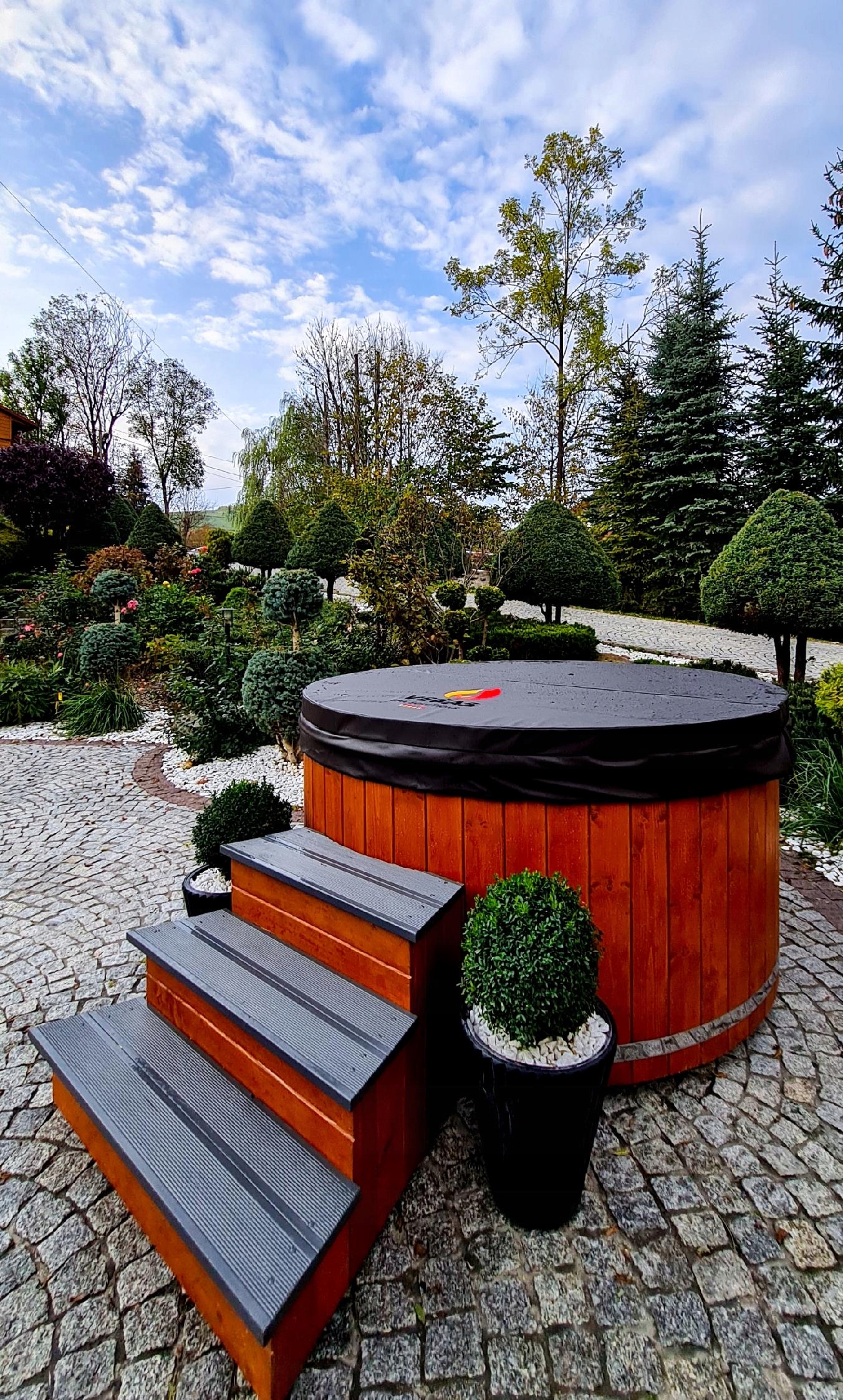 Jacuzzi BALIA ogrodowa z ogrzewaniem elektrycznym