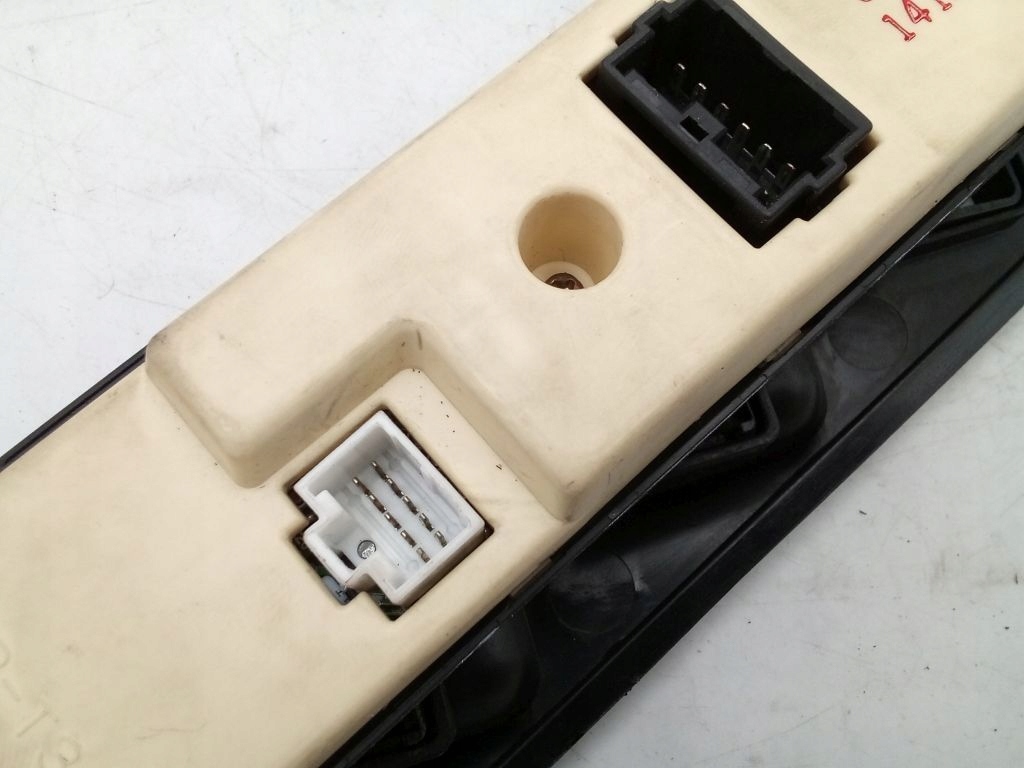 Isuzu Trooper II vezérlő panel ablak szybami 897159-6151