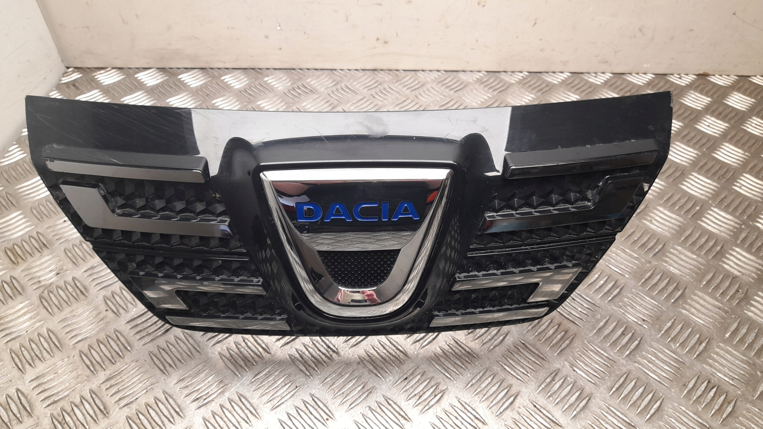 решетка радиатора Dacia SPRING ELECTRIC 2021 627