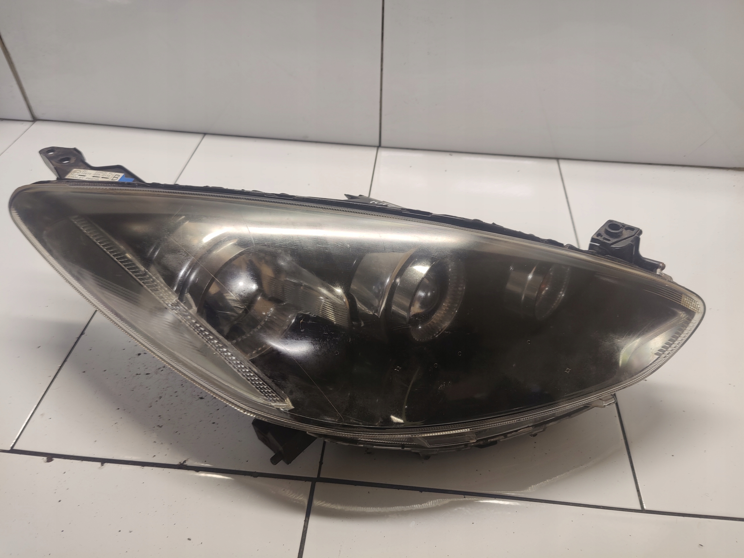 MAZDA 2 DE light right front P8401R UK ANGLIA