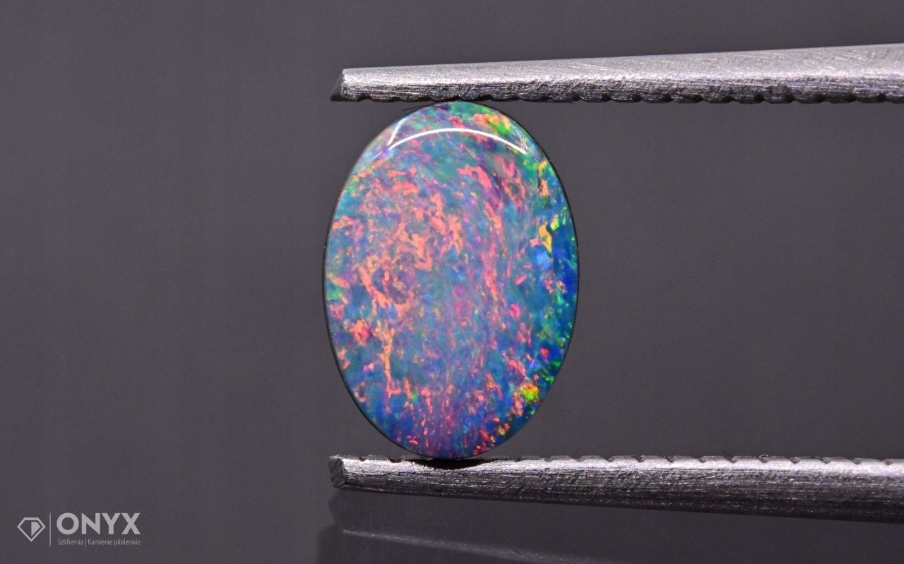 Opal Australská mělká konvexní dublet ovál 7x5 m