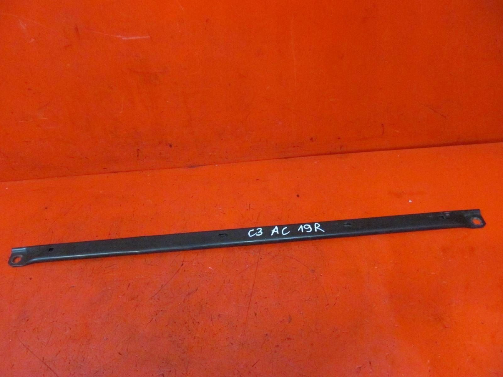 CITROEN C3 AIRCROSS 2R 1.2 PureTech sider console holder below radiator