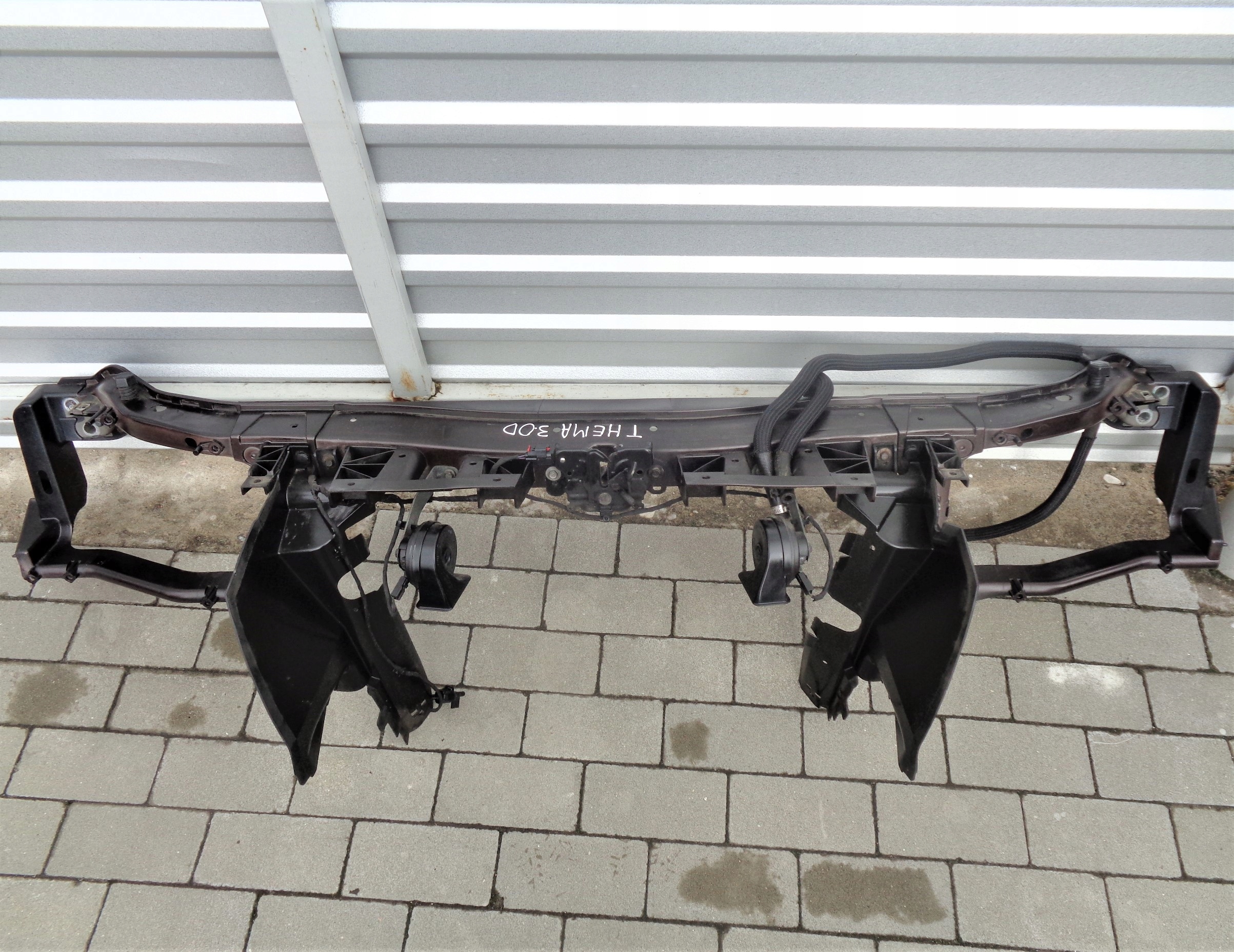 PAS PRZOD OKULAR CHRYSLER 300C II THEMA 3.0 CRD