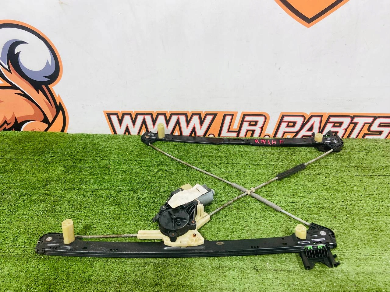 PODNOŚNIK SZYBY LEWY PROZD RANGE ROVER L405 CK52-23201-AG Numer katalogowy części LR048342