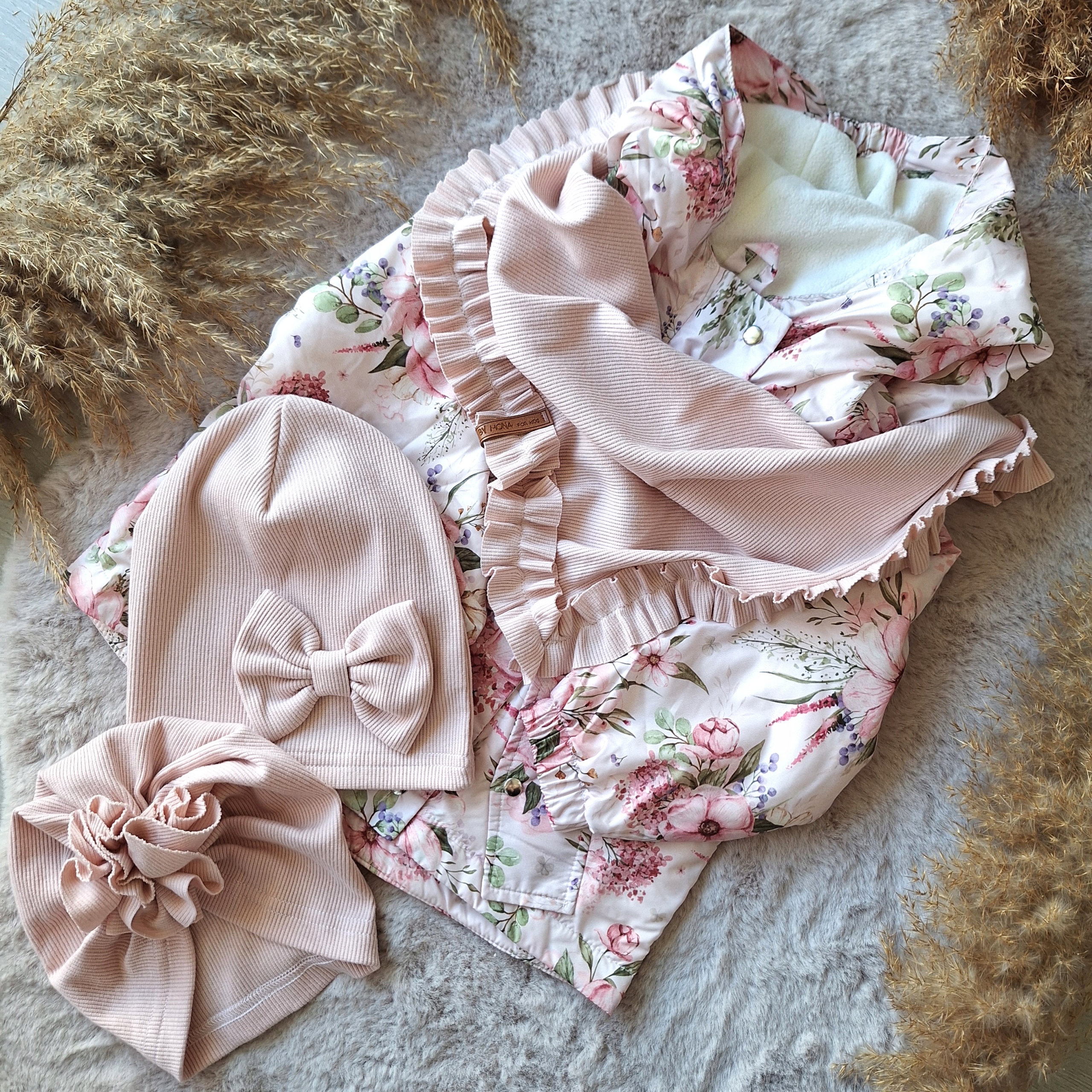 Haydi kurtka dla dziewczynki wiosenna cienka jasny róż w kwiaty polar: 110