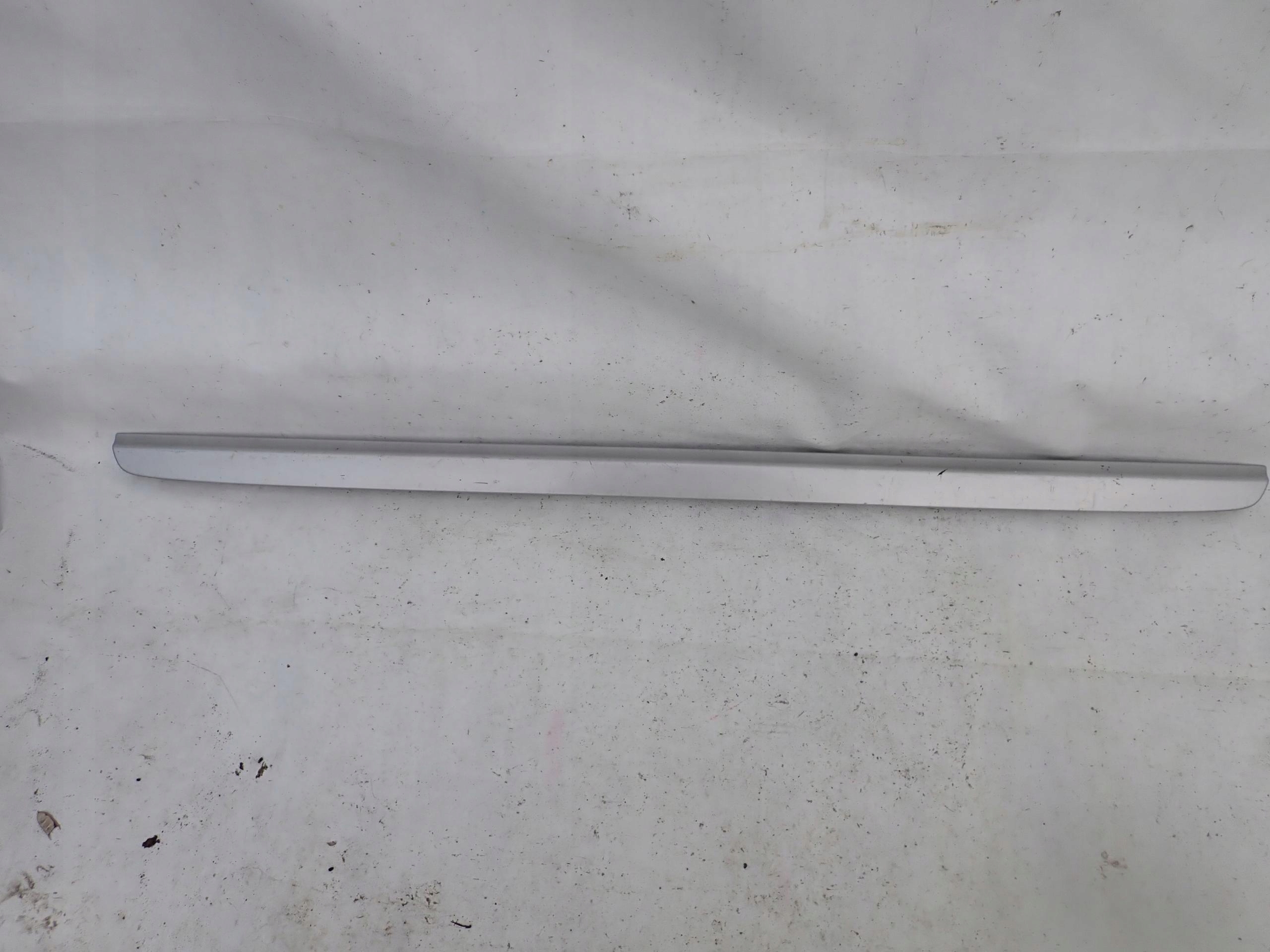 MERCEDES E-class W210 moulding cap bonnet rear part