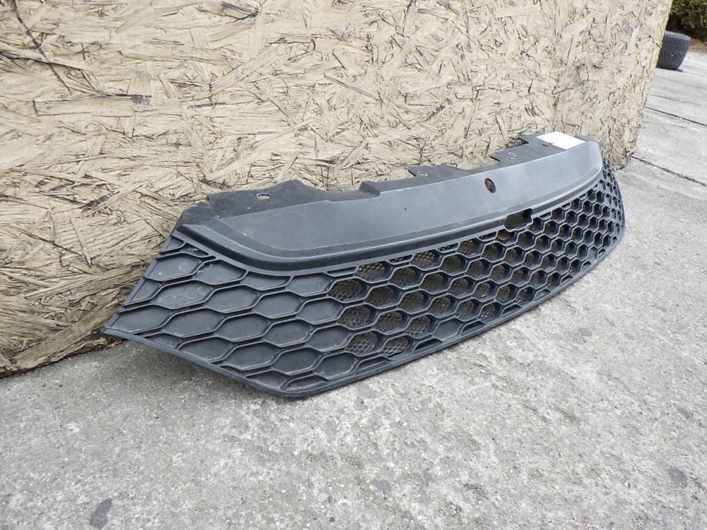 IVECO DAILY IV 14- GRILLE