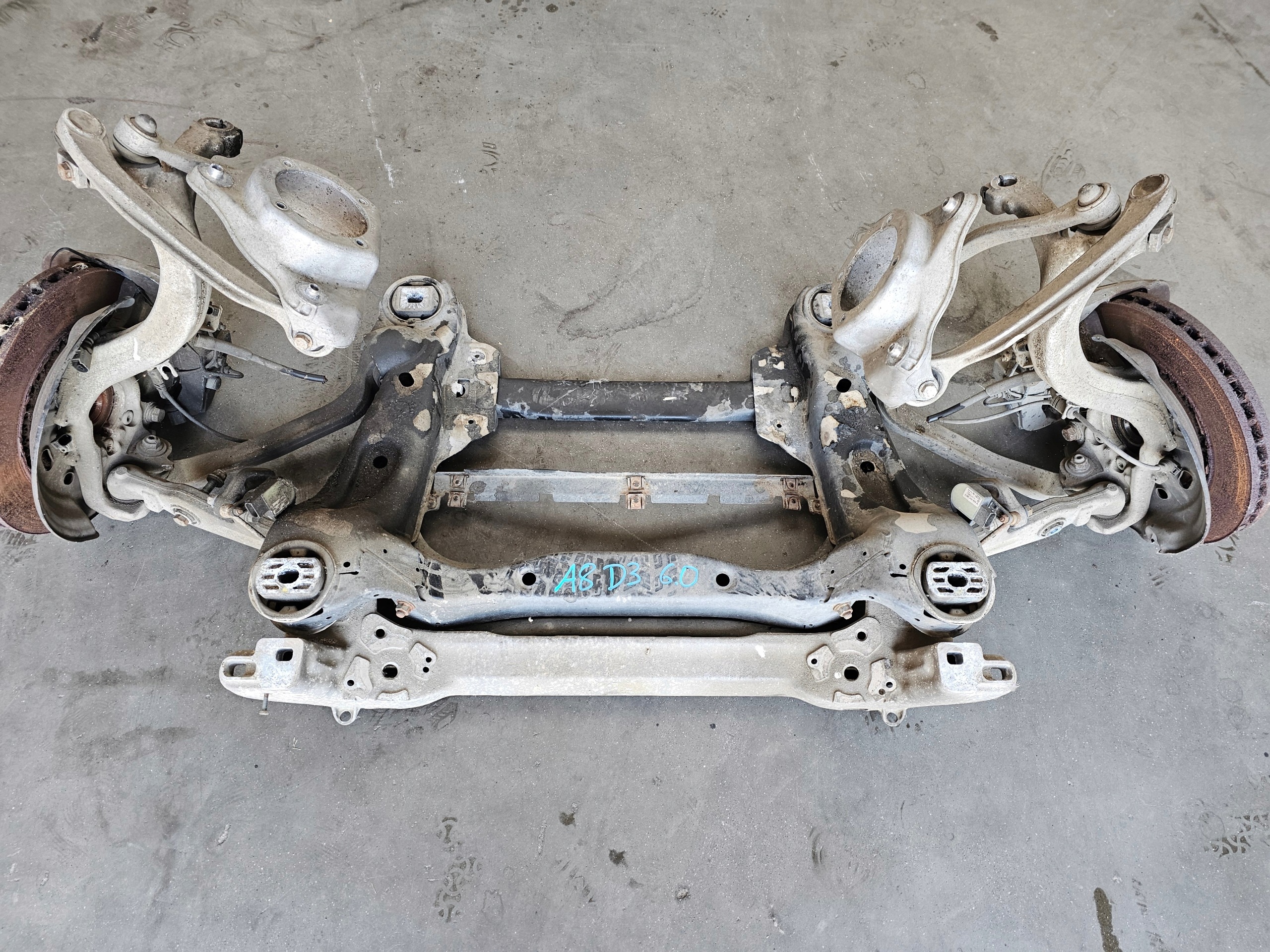 axle beam subframe front AUDI A8 D3 6.0 W12 swings KOMPLET