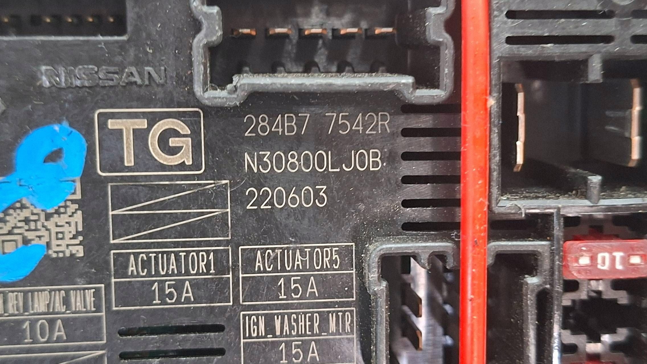 Module fusibles 284B77542R RENAULT TRAFIC III
