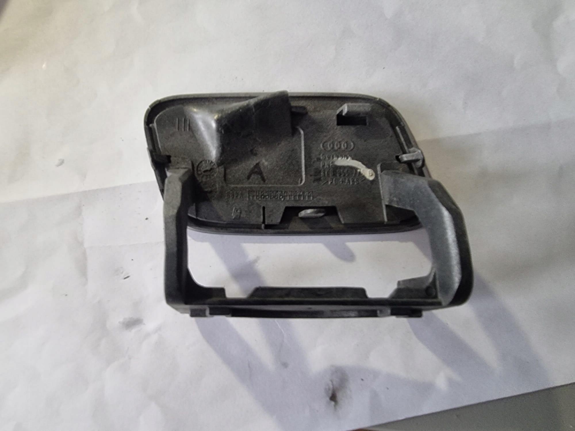 AUDI A4 B8 -> spoiler of the washer