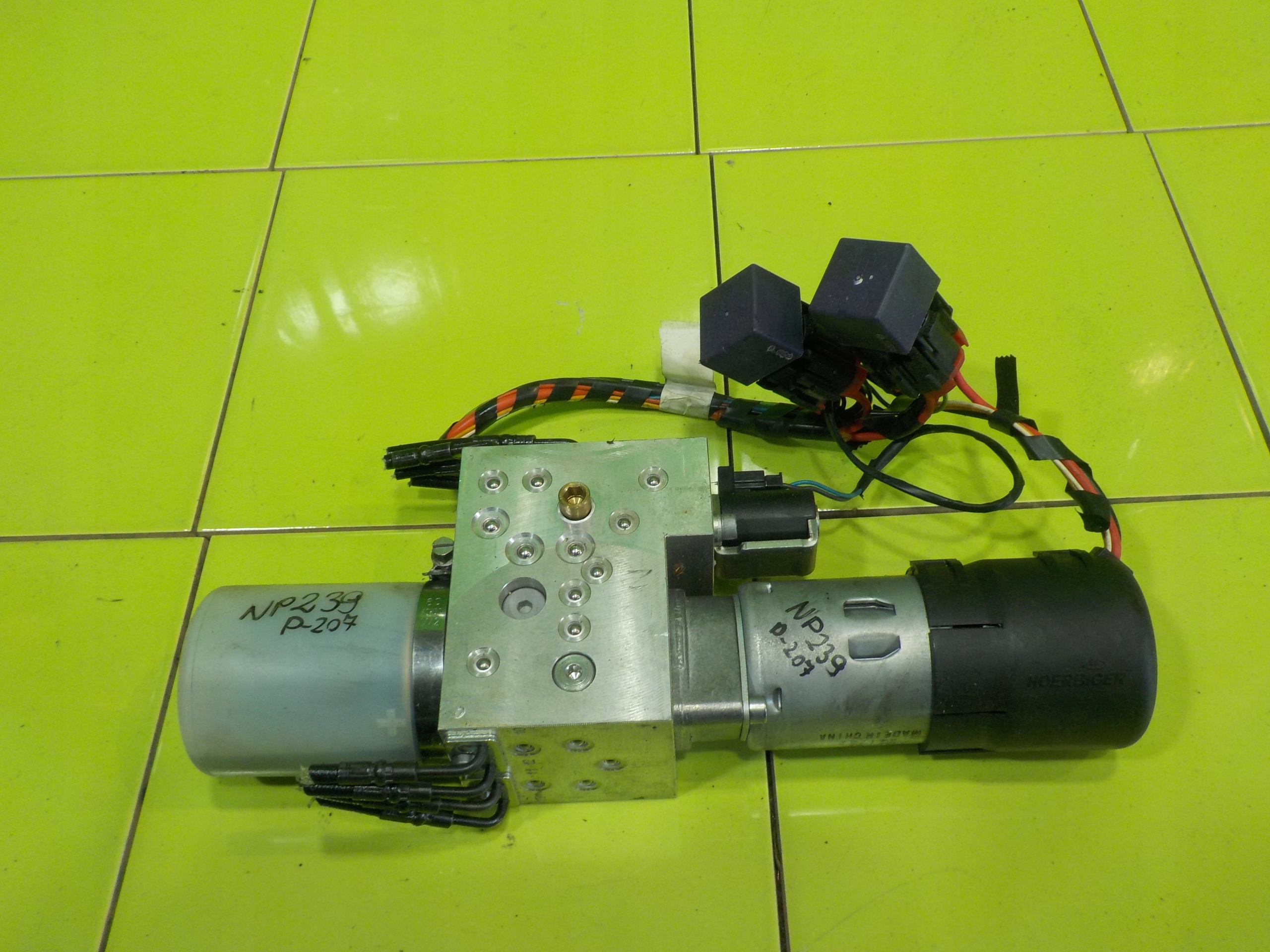 PEUGEOT 207 I CC 1.6 B 09r CABRIO pompa dachu