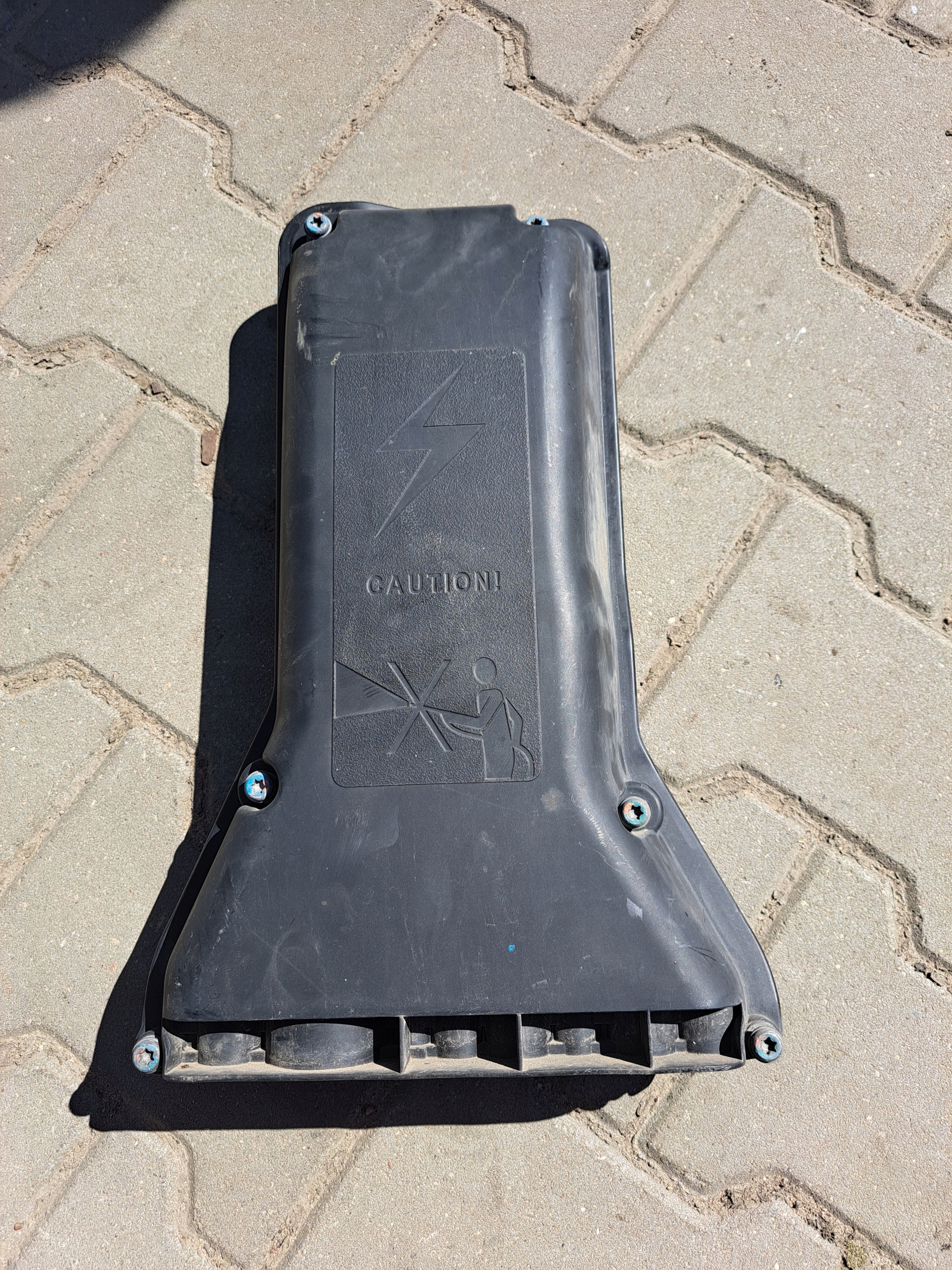 OSŁONA INSTALACJI KABINY PUSZKA RENAULT GAMA T RANGE C K