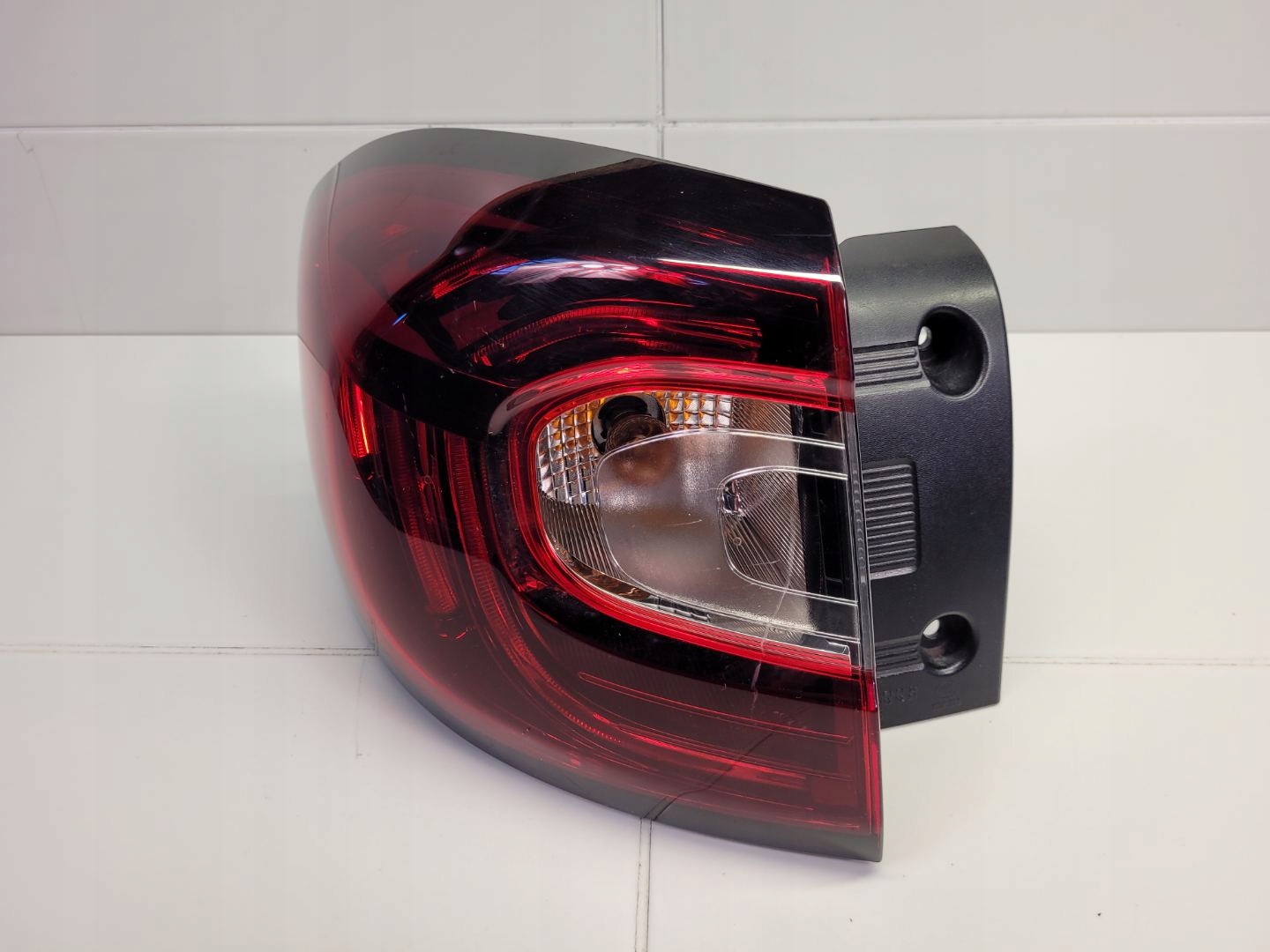 light rear left side Renault Captur 2016 265557849R