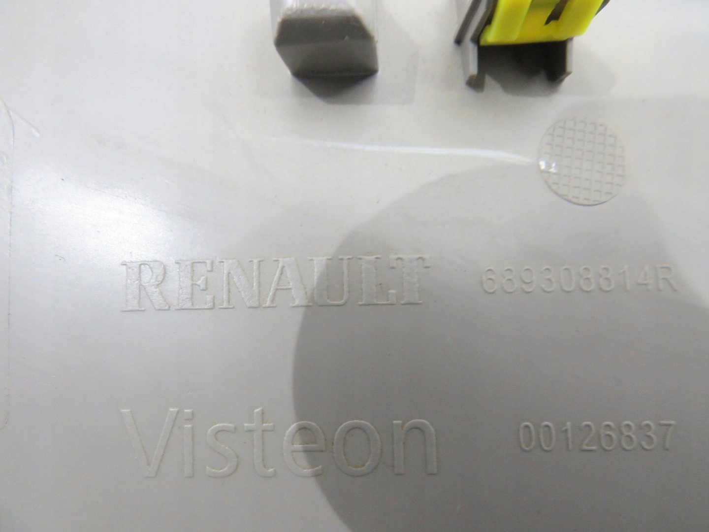 защита консоль левый renault ZOE 689308814R