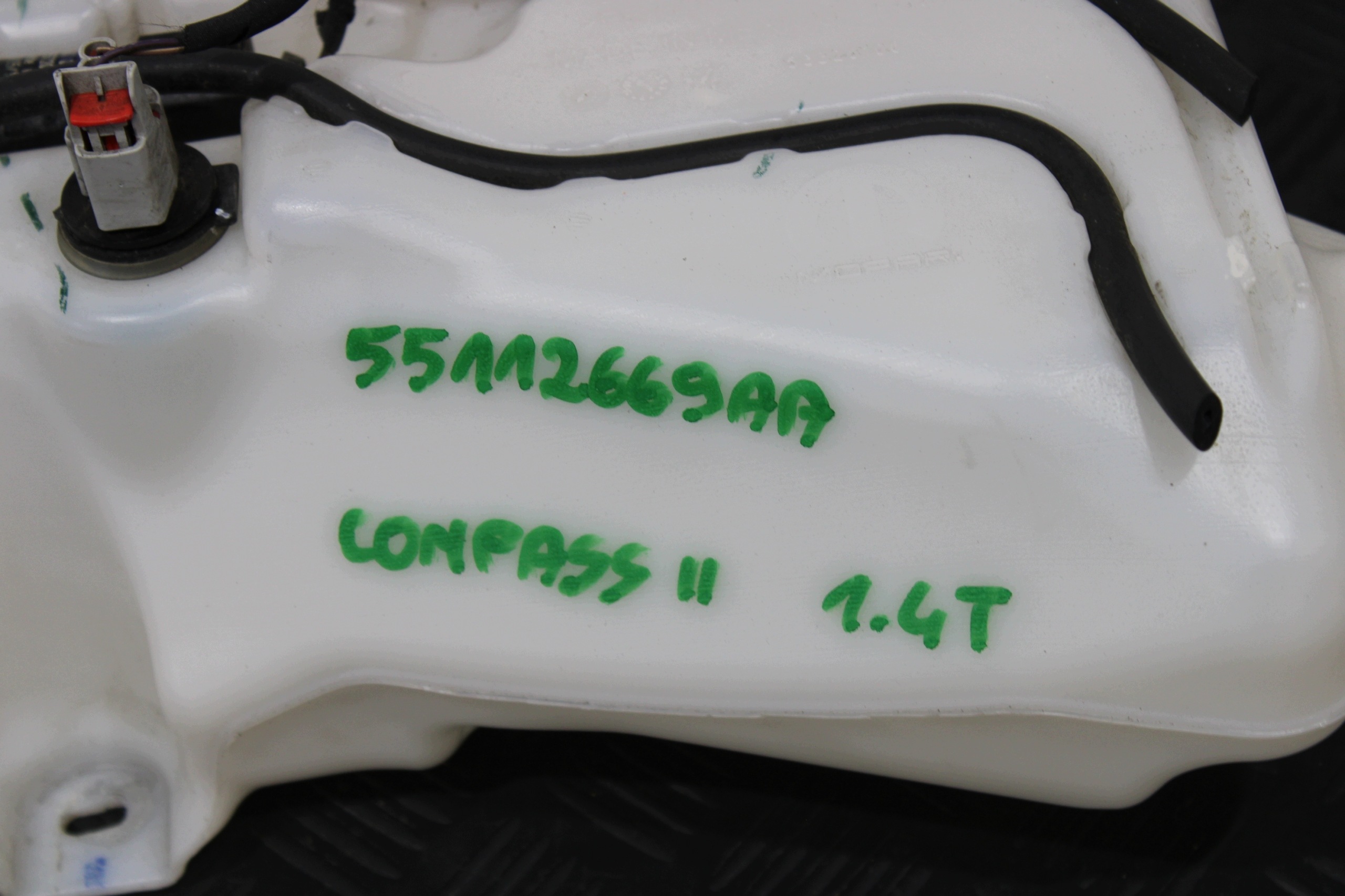 washer fluid tank 55112669AA JEEP COMPASS II 2 1.4T
