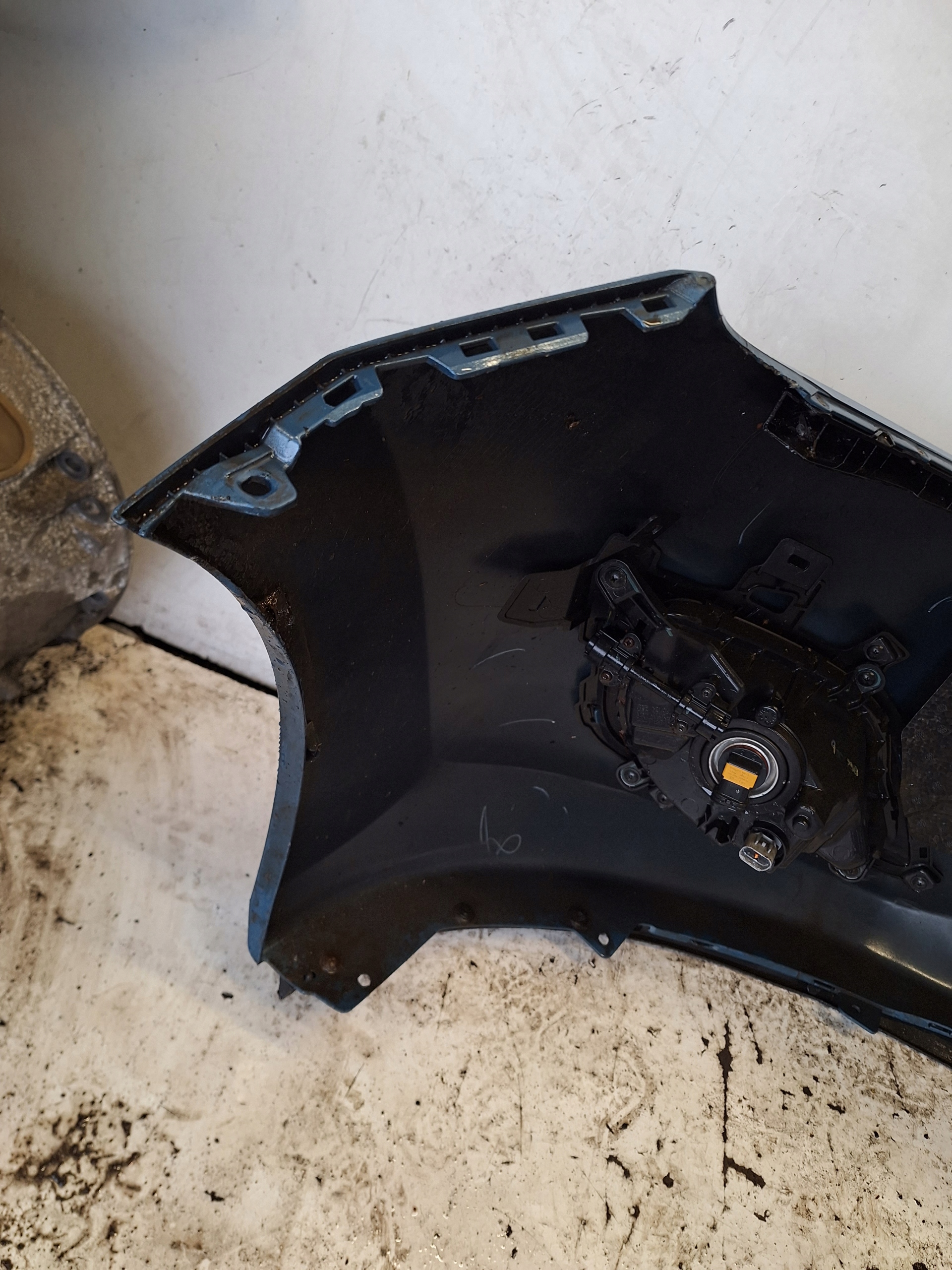 HYUNDAI I30 II 12-15 bumper + LED