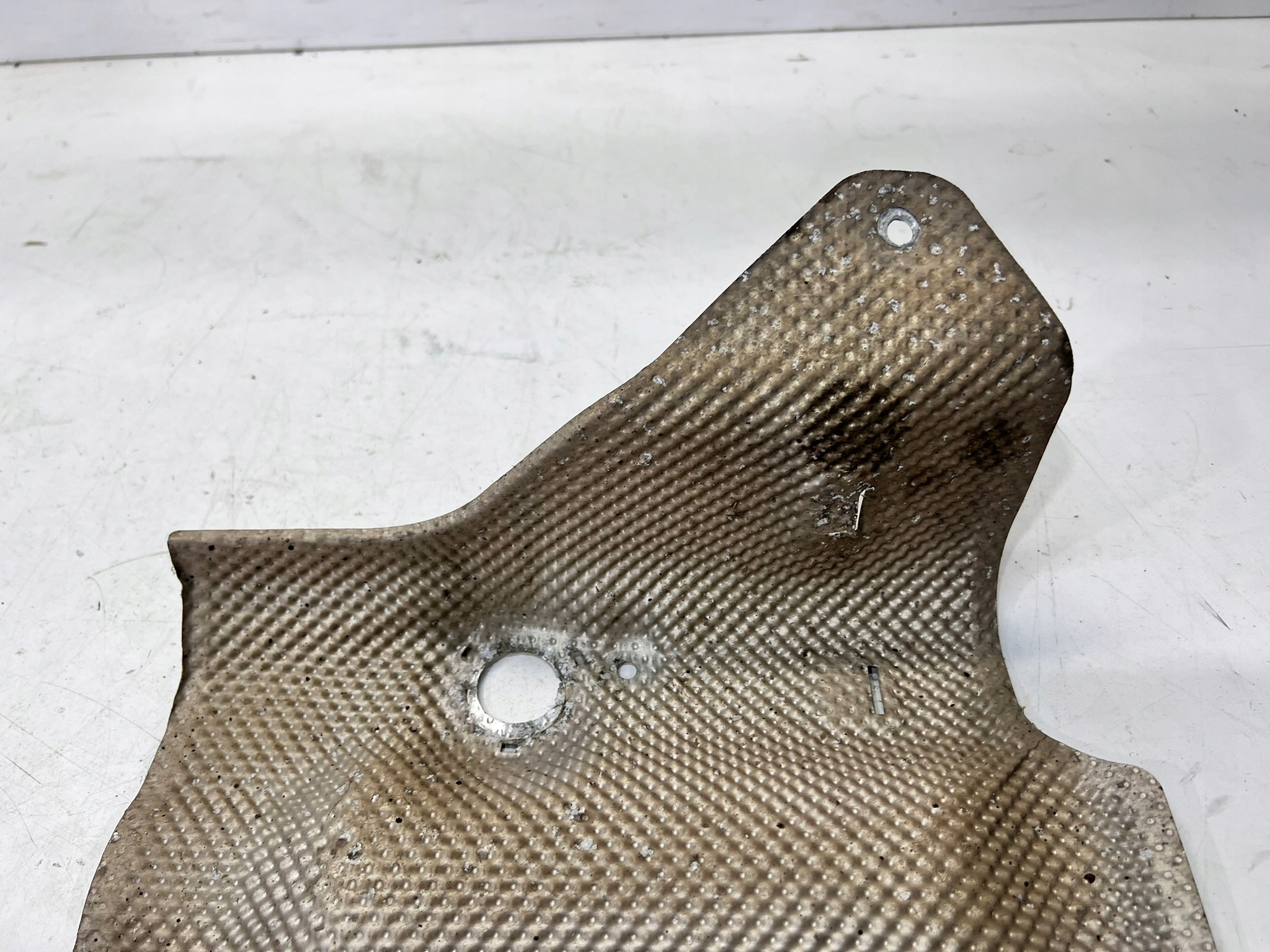 Blende Abdeckung TERMICZNA TUNELU AUDI TT 8J0825651A