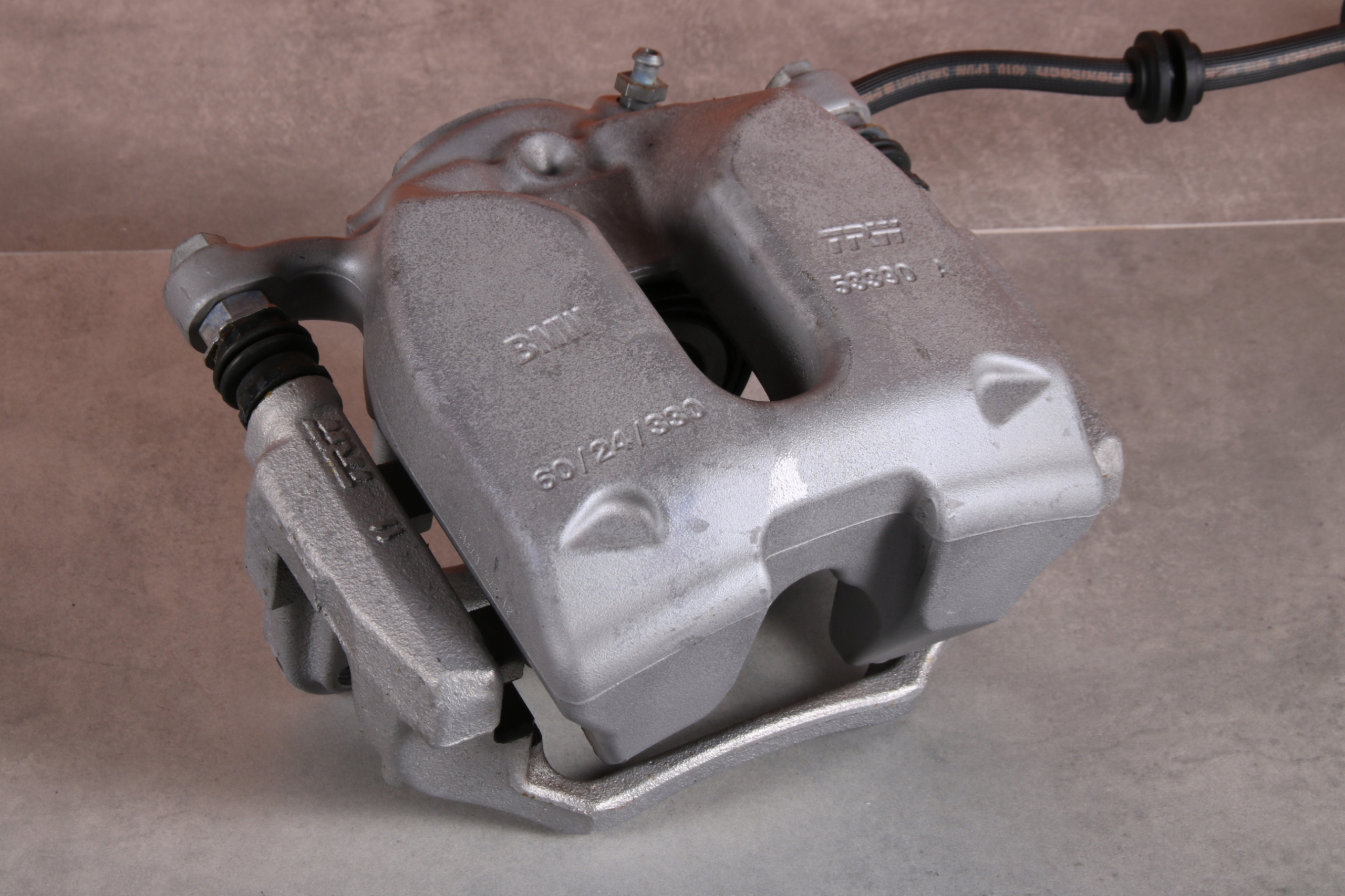 BMW G30 G31 caliper brake right front front 6872800 60/24/330 24 km !!