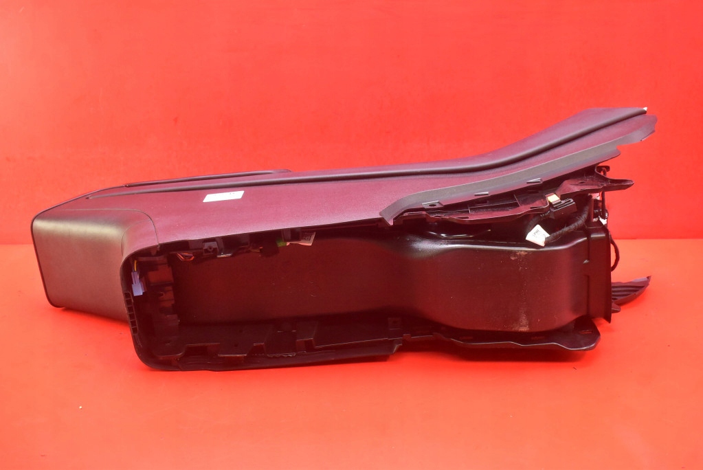 TUNEL central armrest SKORZANY EU 1462991-00-A TESLA MODEL 3 17-21