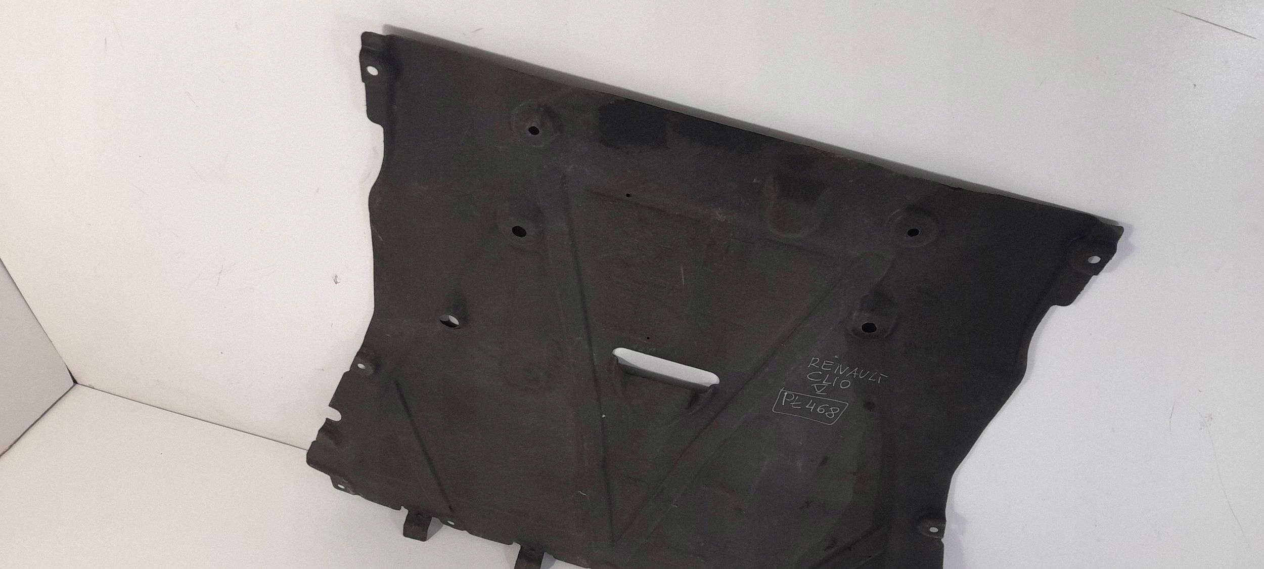Renault Clio V cover below engine 758921278R (PL468)