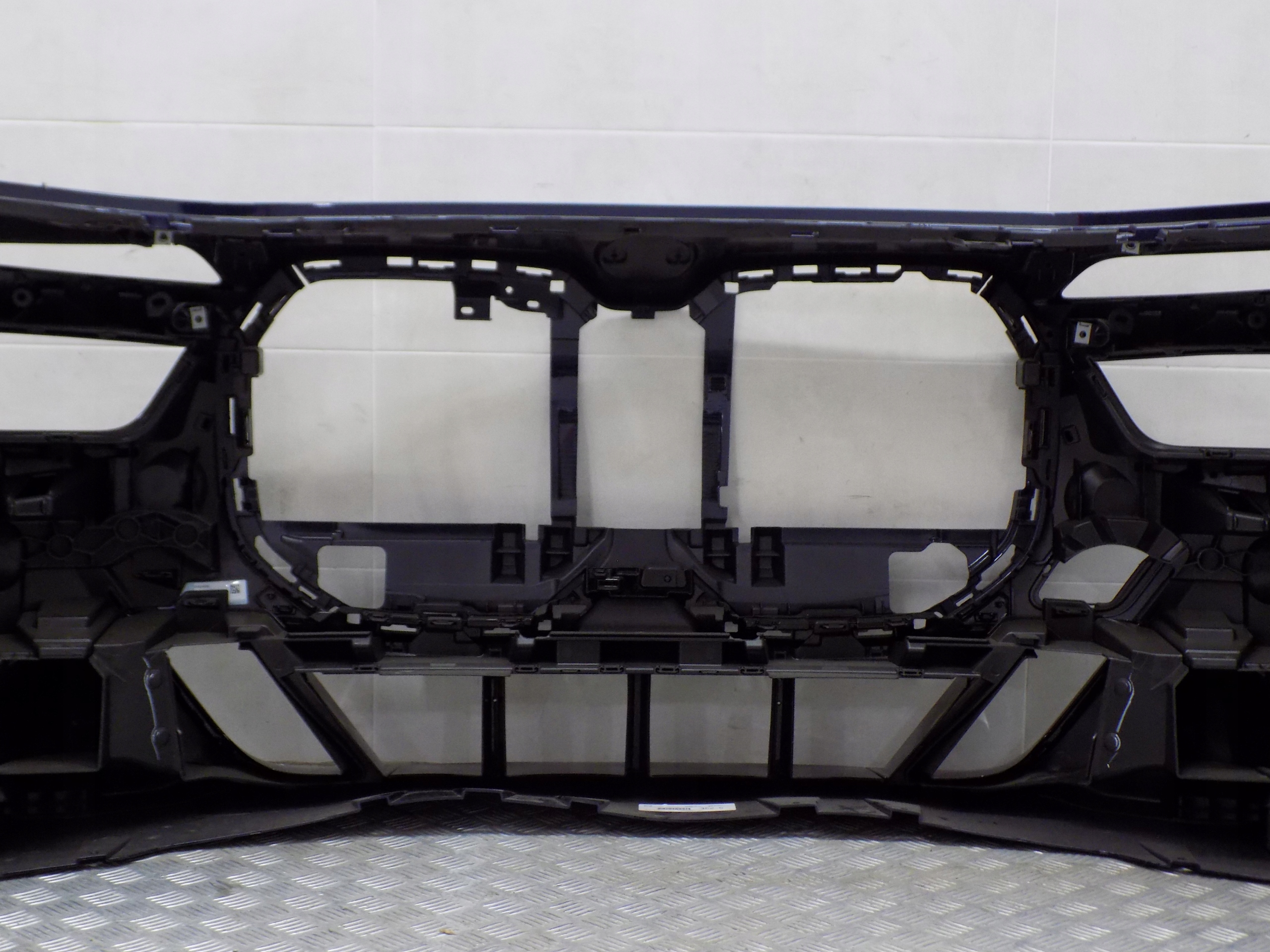 BMW 7 G70 front bumper TANSANITBLAU X10 M-PAK