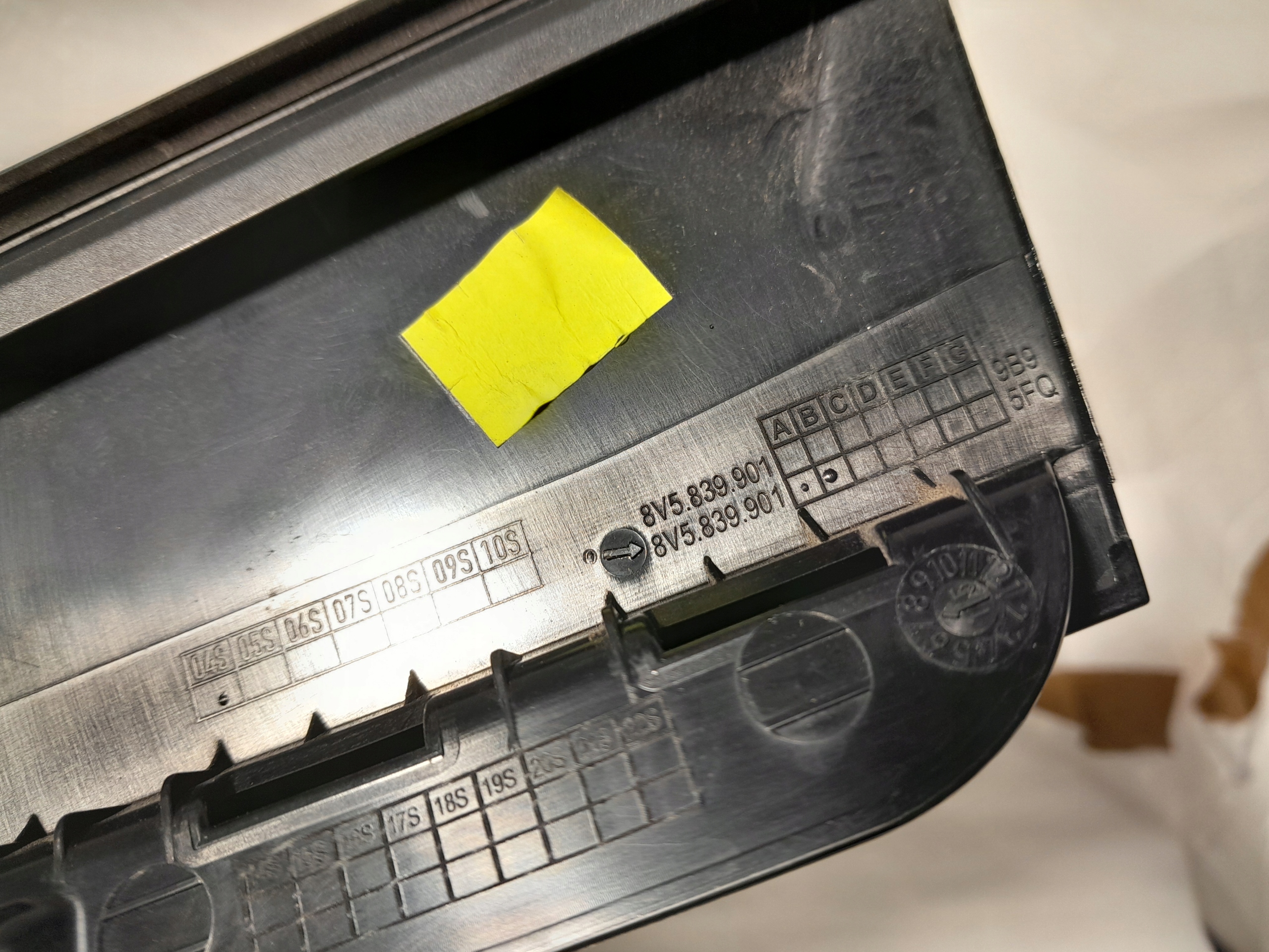 AUDI A3 S3 8V moulding door left rear part 8V5839901