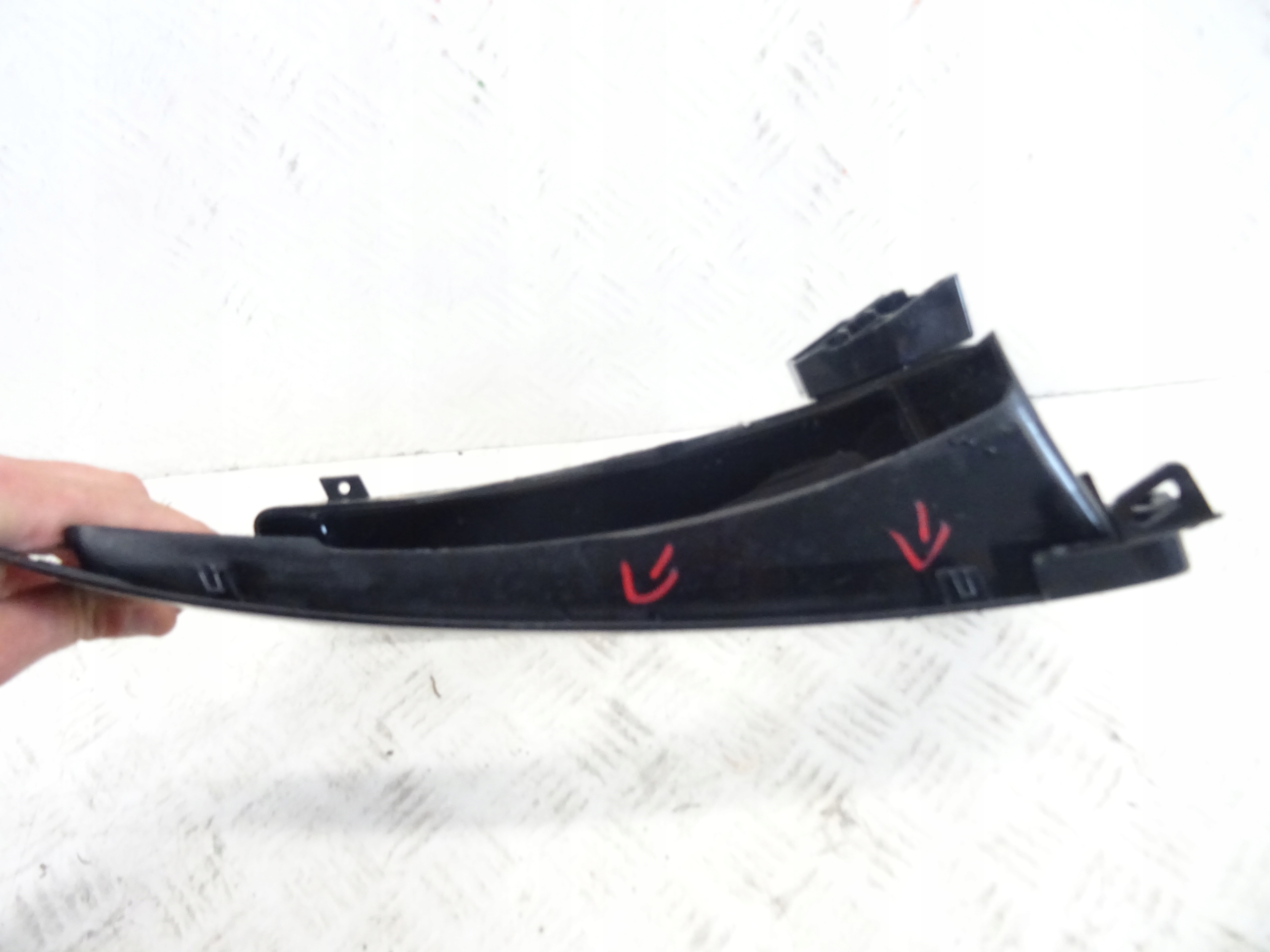 grid of a bumper front front right LAND ROVER DEFENDER II L8B2-13C024