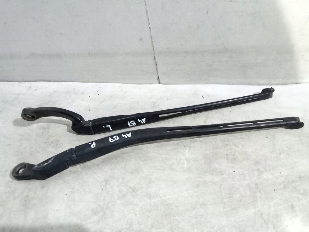 Audi A4 B7 wiper arms front