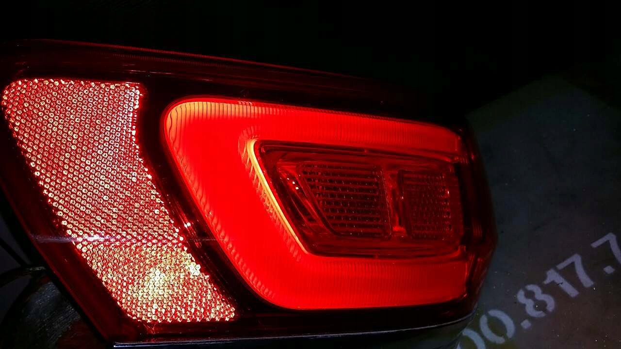 Jeep Cherokee TYLNA Rückleuchte Led Links Rearlamp P68110001AE 68110001AE Marka OE