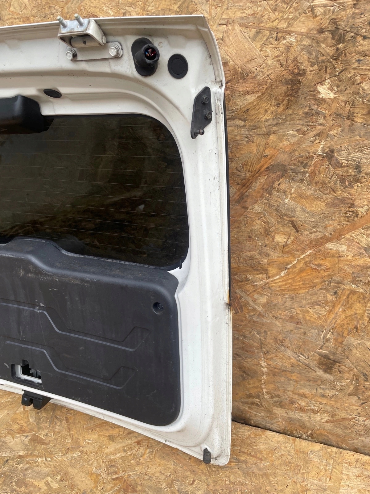 complete trunk door boot rear part Kia Soul and biala rdza