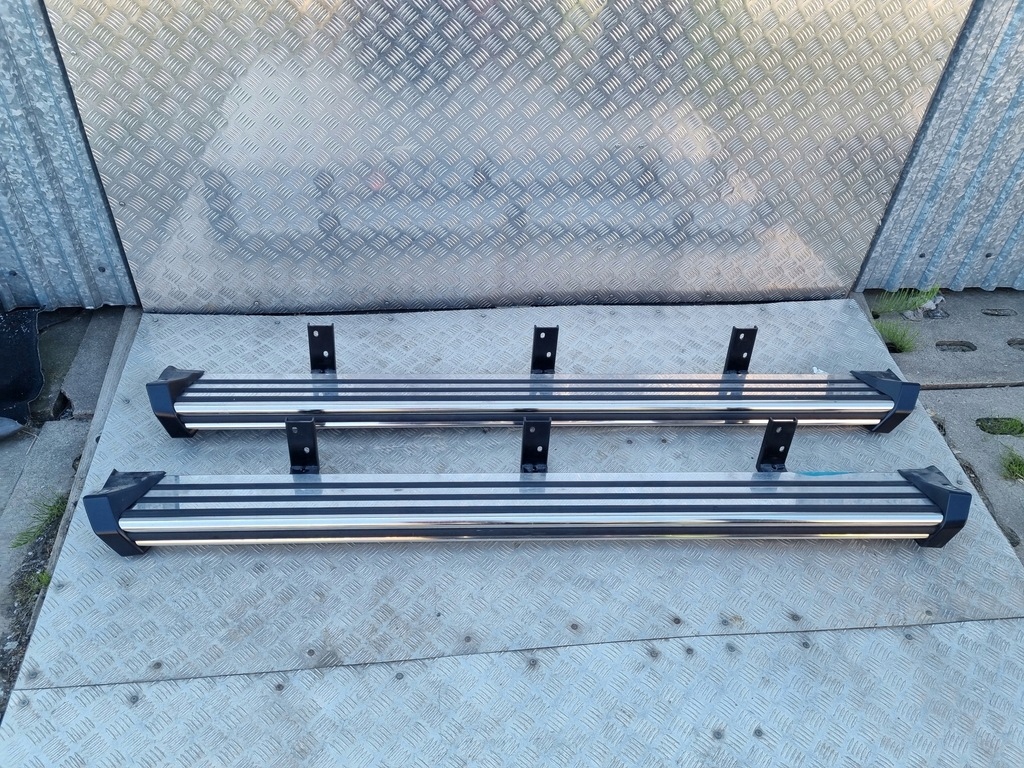 MERCEDES G KLASA 463 LIFT PROGI PRÓG NAKŁADKA Producent części Mercedes-Benz OE