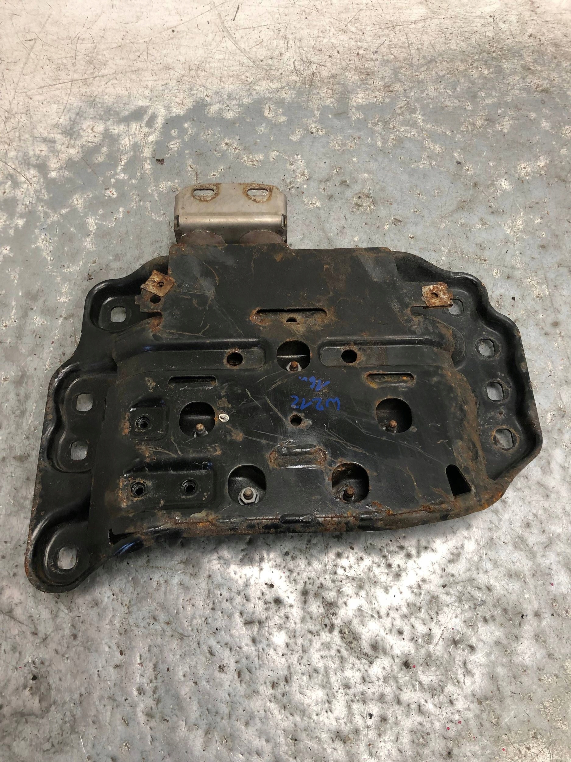 console holder gearboxes MERCEDES W212 A2122404002