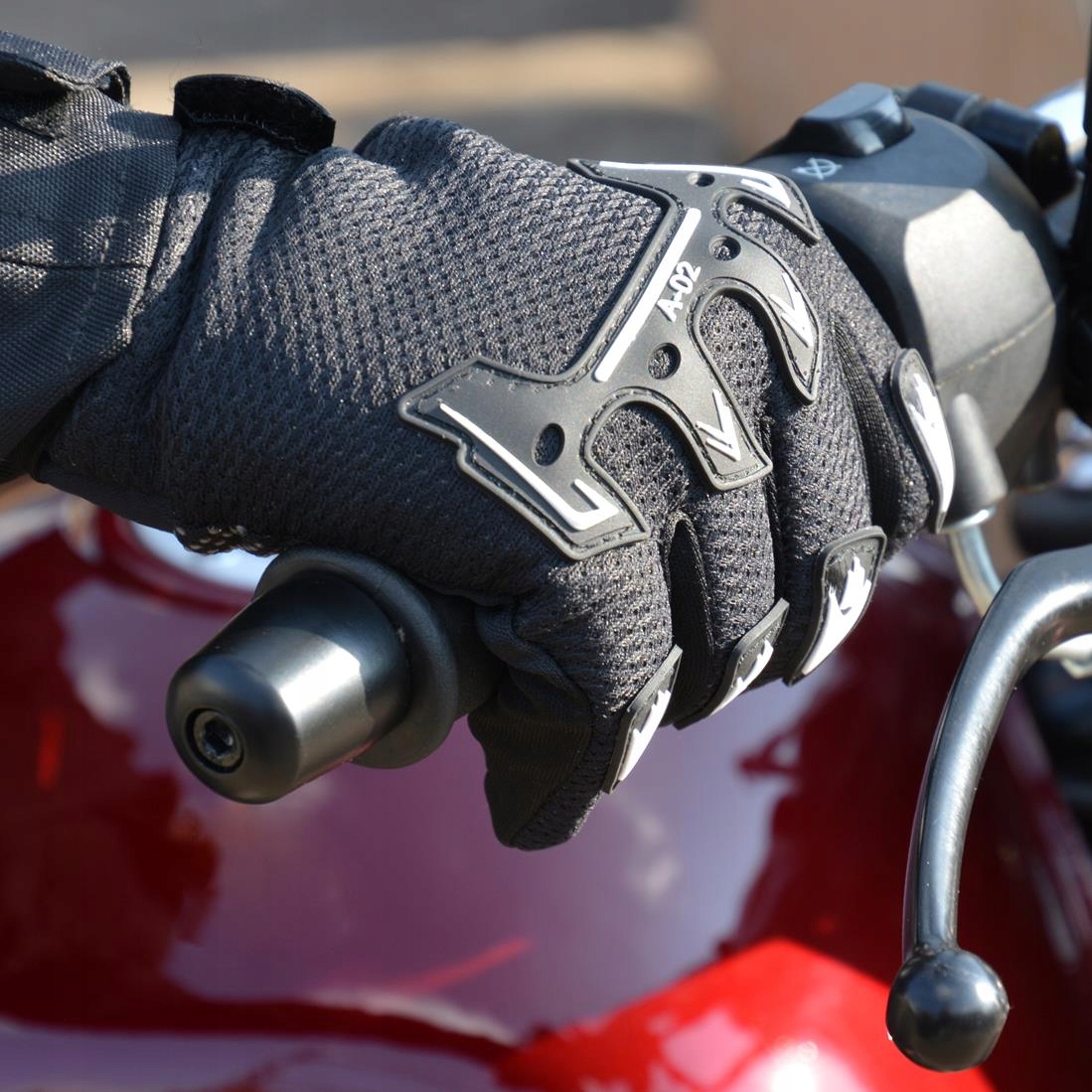 RĘKAWICE MOTOCYKLOWE LEKKIE LETNIE PRZEWIEWNE L/XL Numer katalogowy producenta APT_AG222