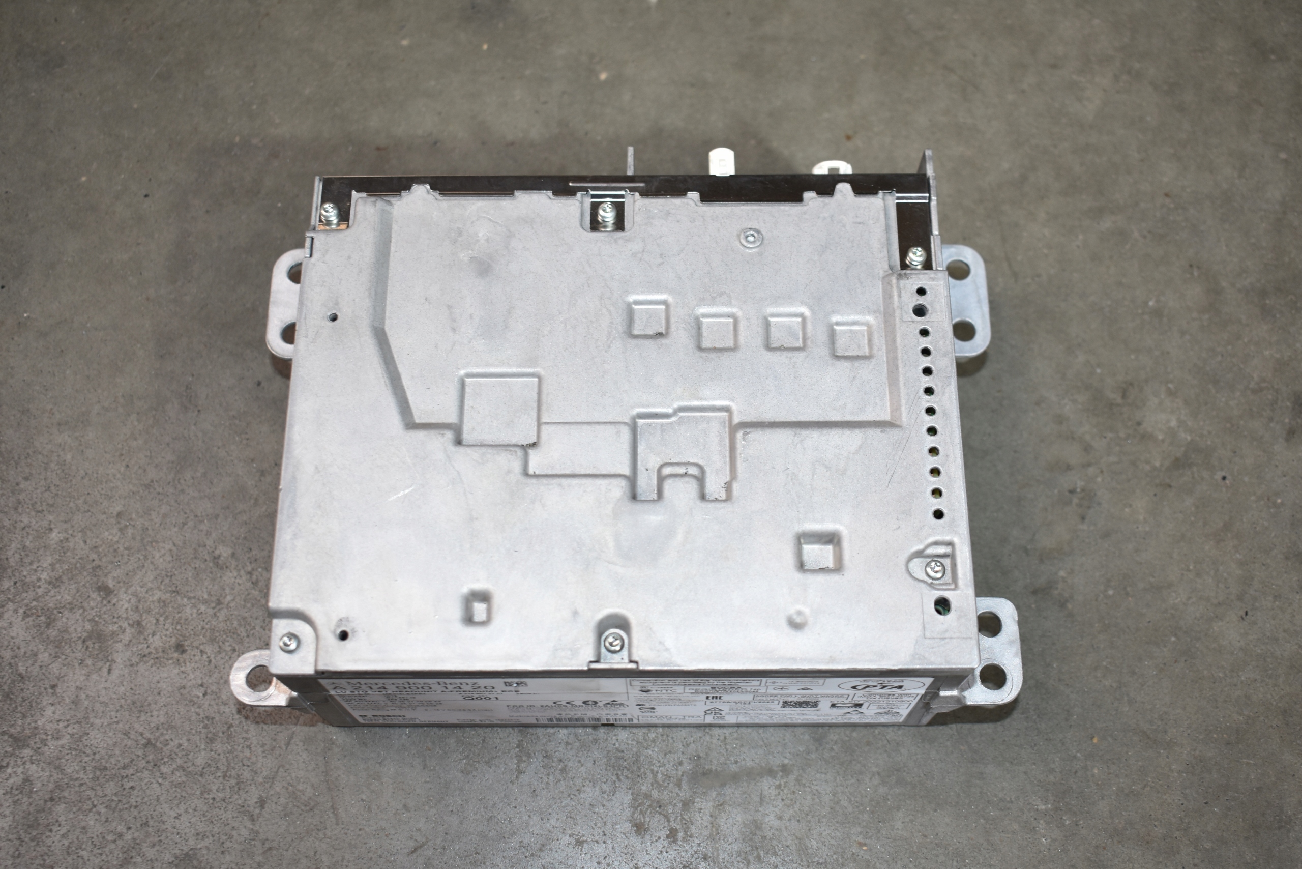 IDEALNA navigation MERCEDES W214 1