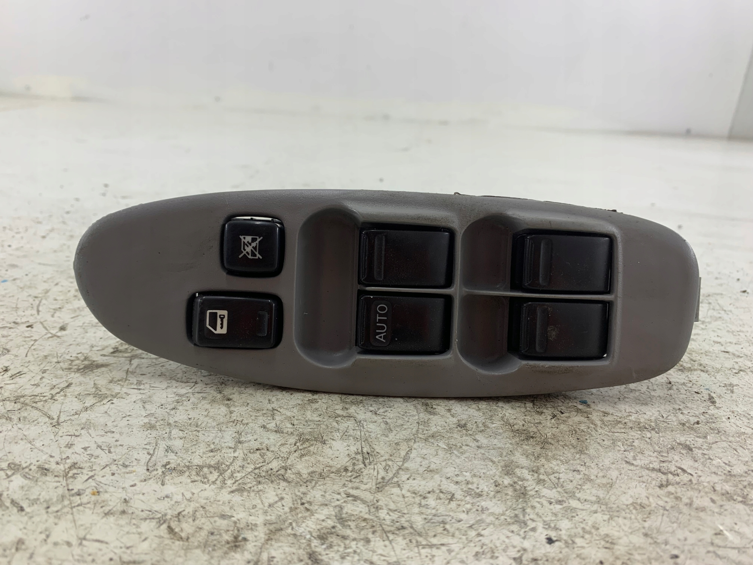 NISSAN ALMERA TINO PANEL of the window left front