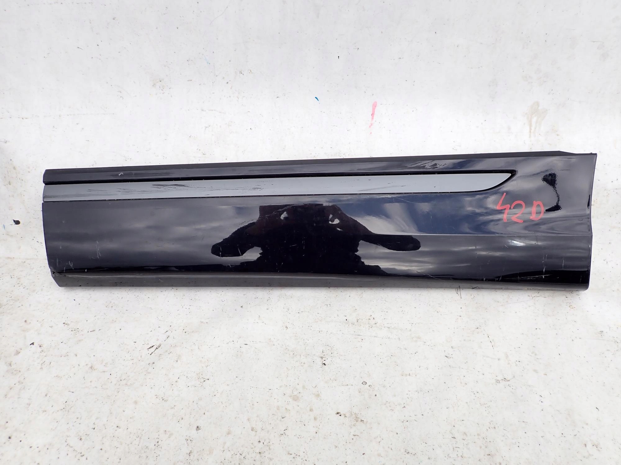AUDI Q8 18-> moulding door left rear part
