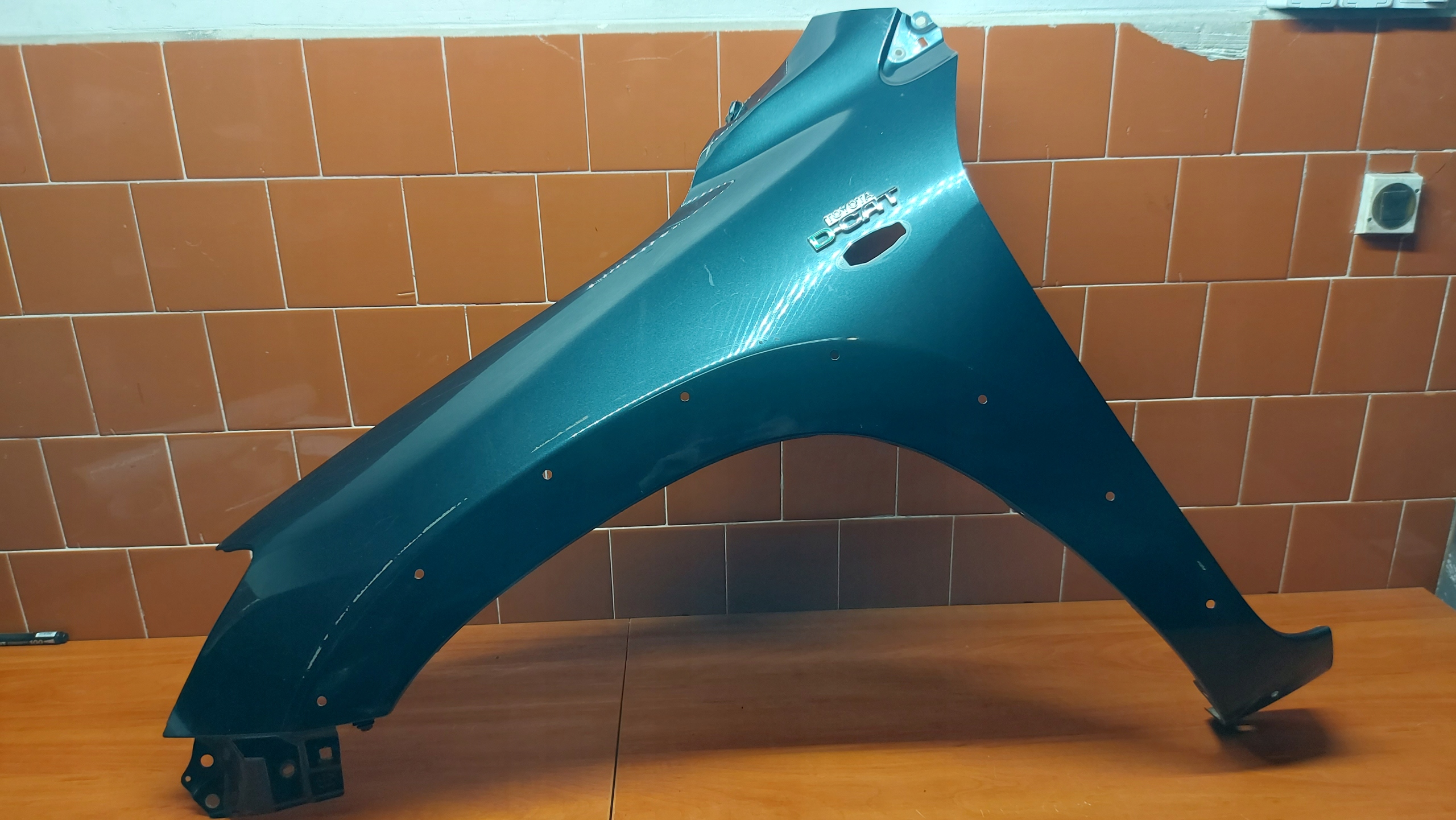fender left front TOYOTA RAV4 III 06