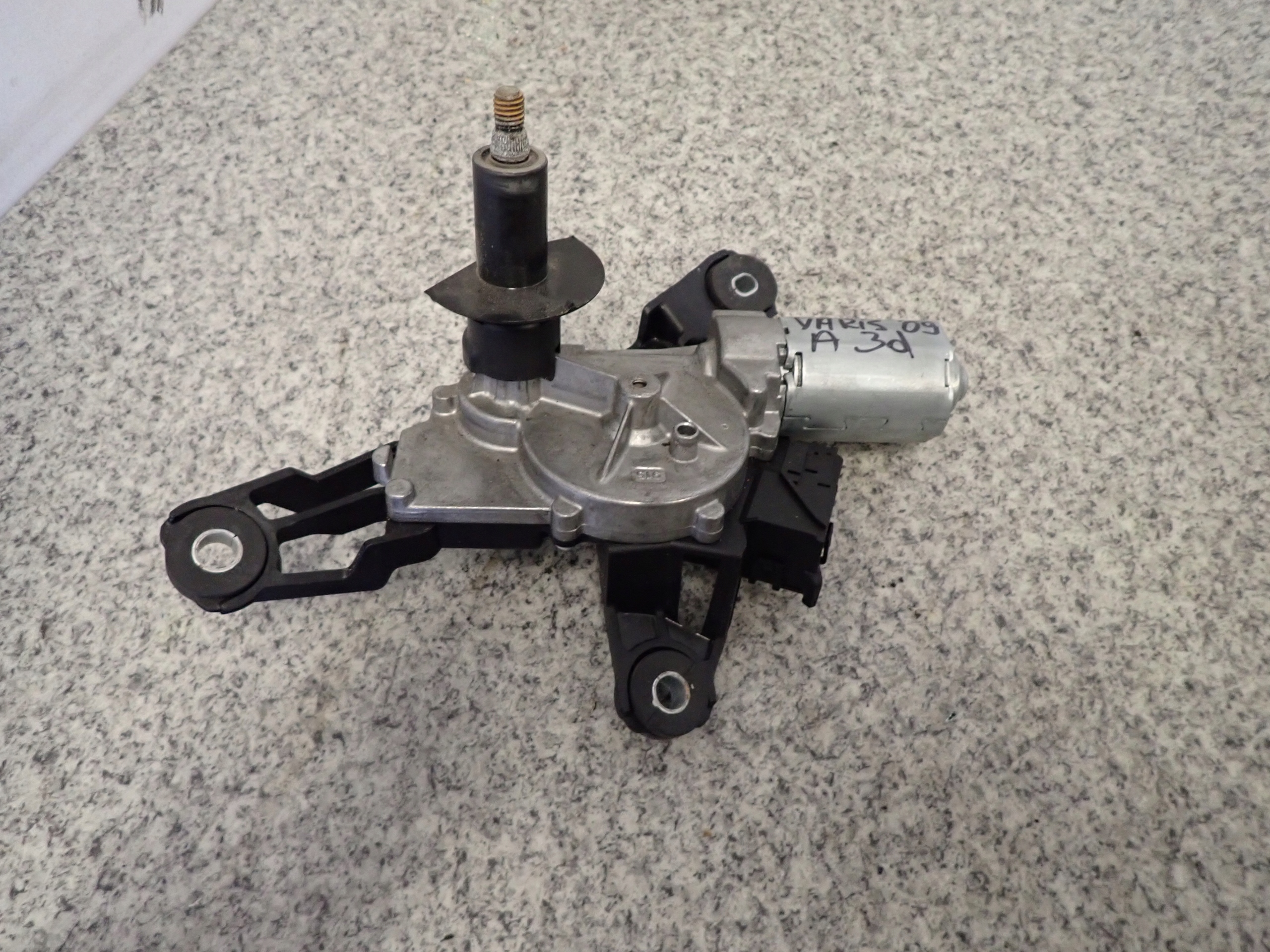 TOYOTA YARIS II 06-ЗАДНІЙ СКЛООЧИСНИК