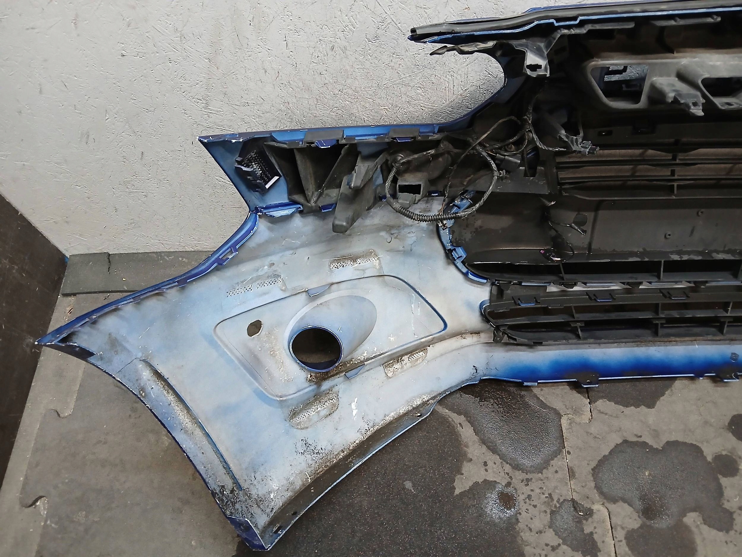 nárazník předek FORD CONNECT MK1 13