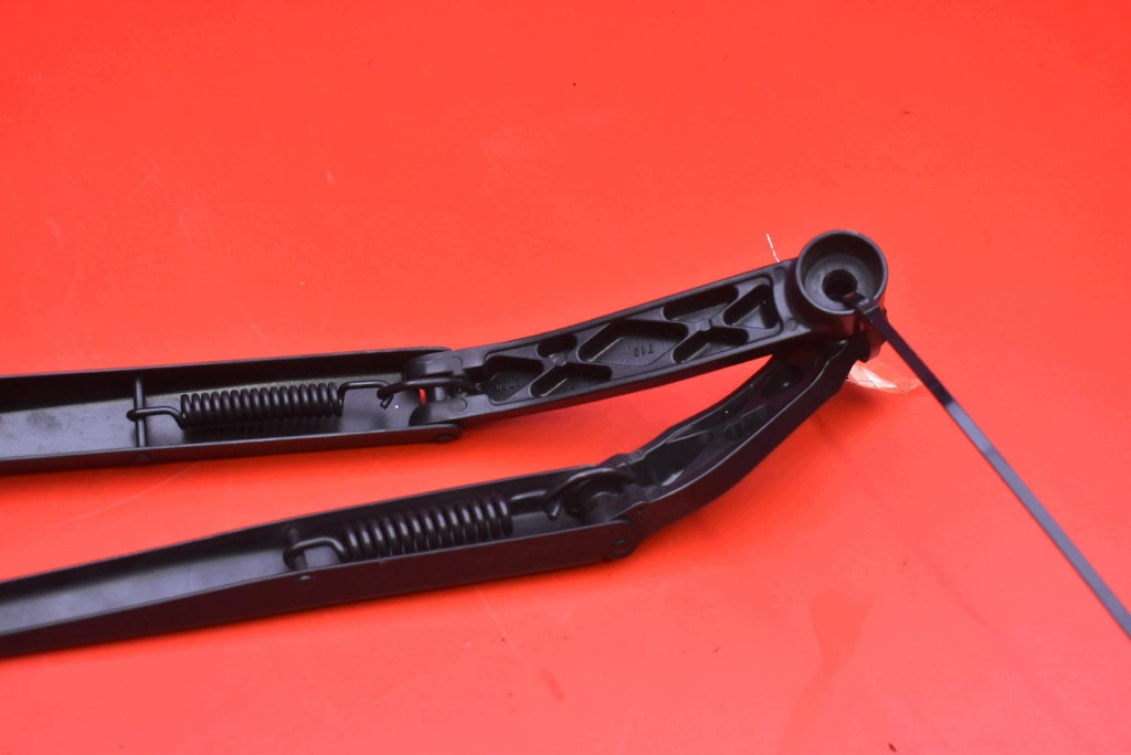 wiper arm front EU TOYOTA COROLLA E21 18-25
