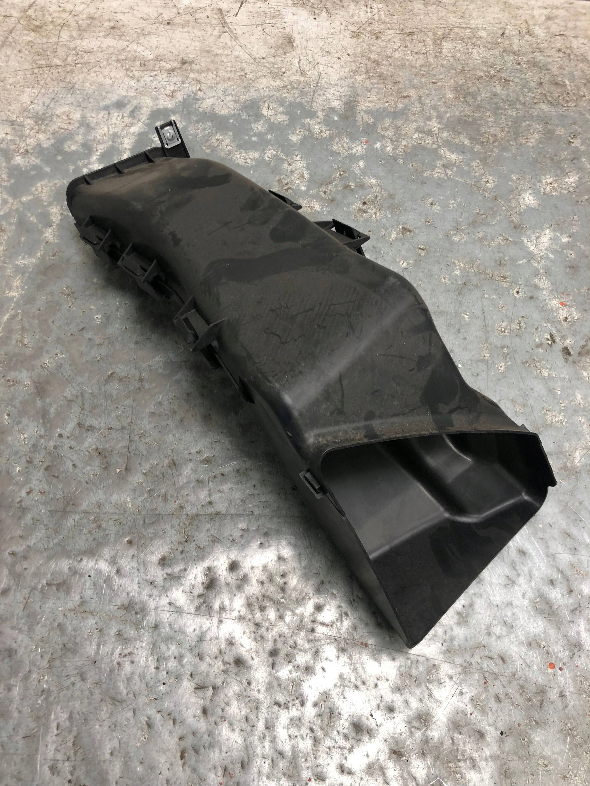 intake air hose BMW E92 8045361