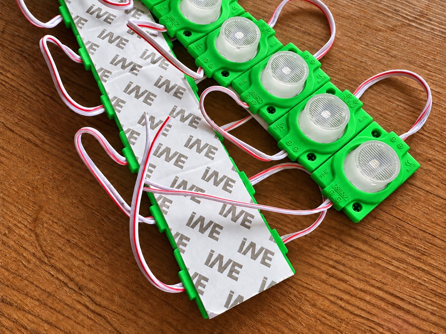 Moduły LED 12V w zielonej barwie do podświetlania reklam i elementów dekoracyjnych
