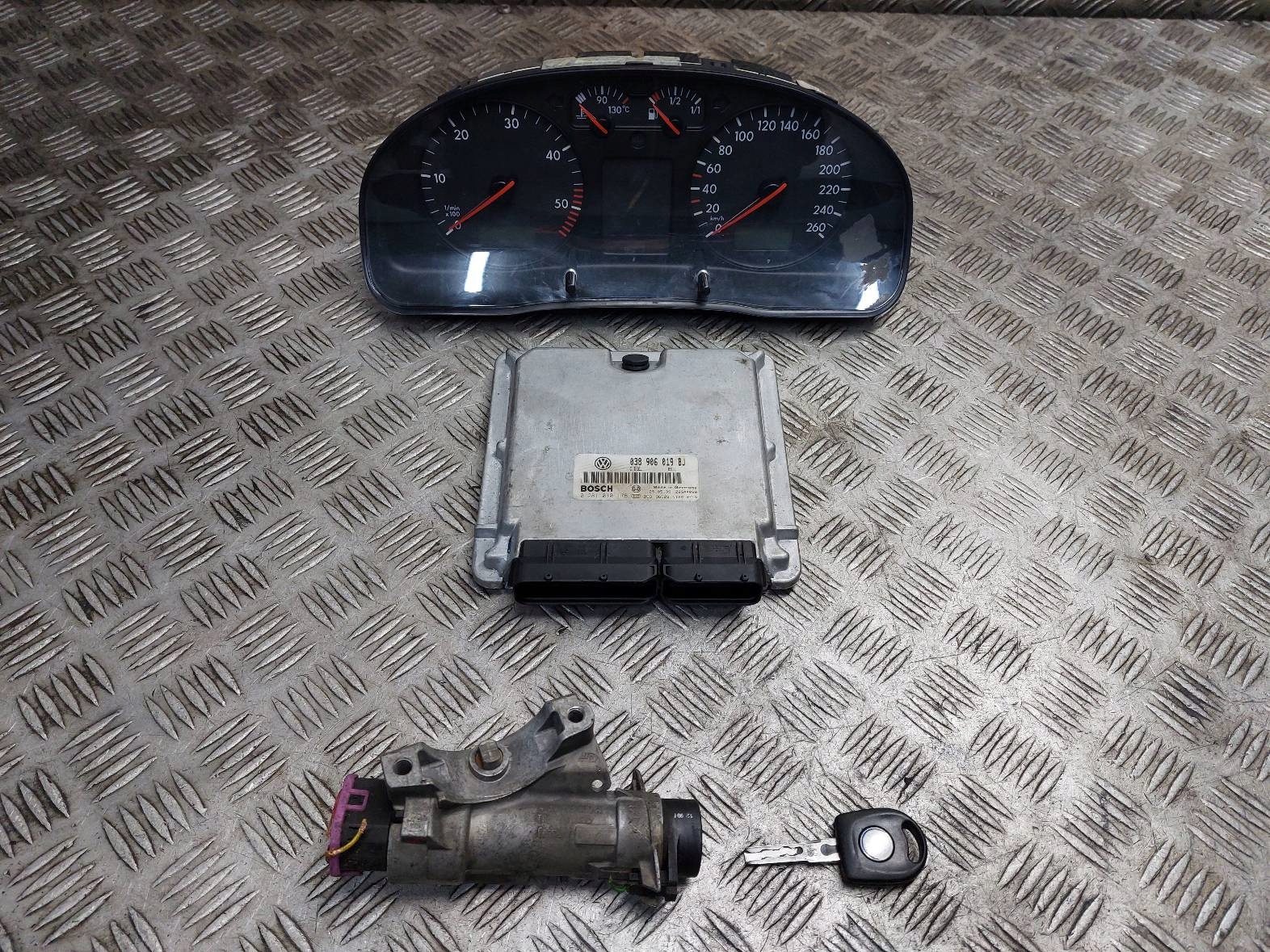 4B0905851A 3B0920800A - Стартовий комплект VW PASSAT B5 1.9 TDI 038906019BJ