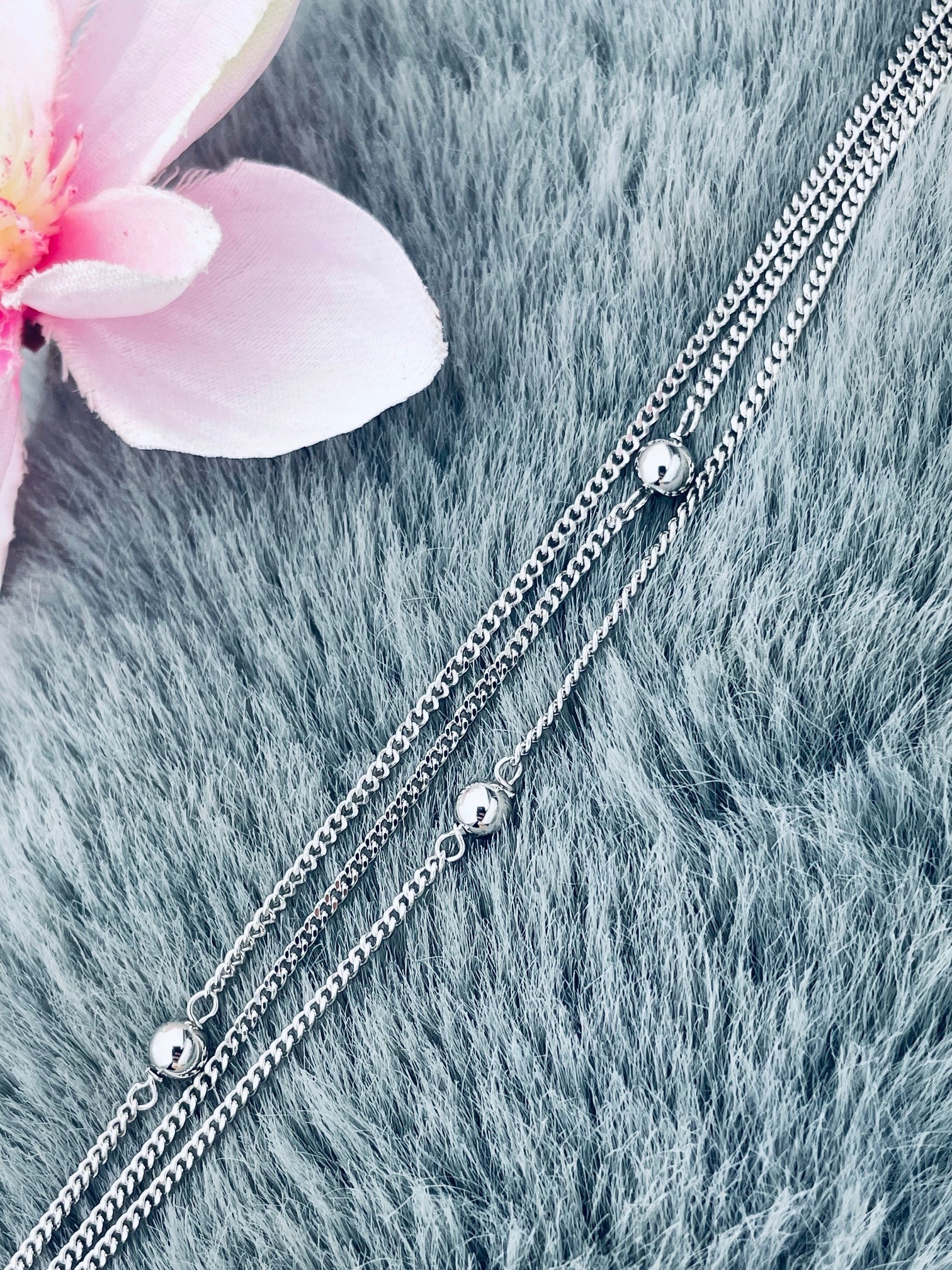 Stříbrný trojitý náramek ankr s kuličkami