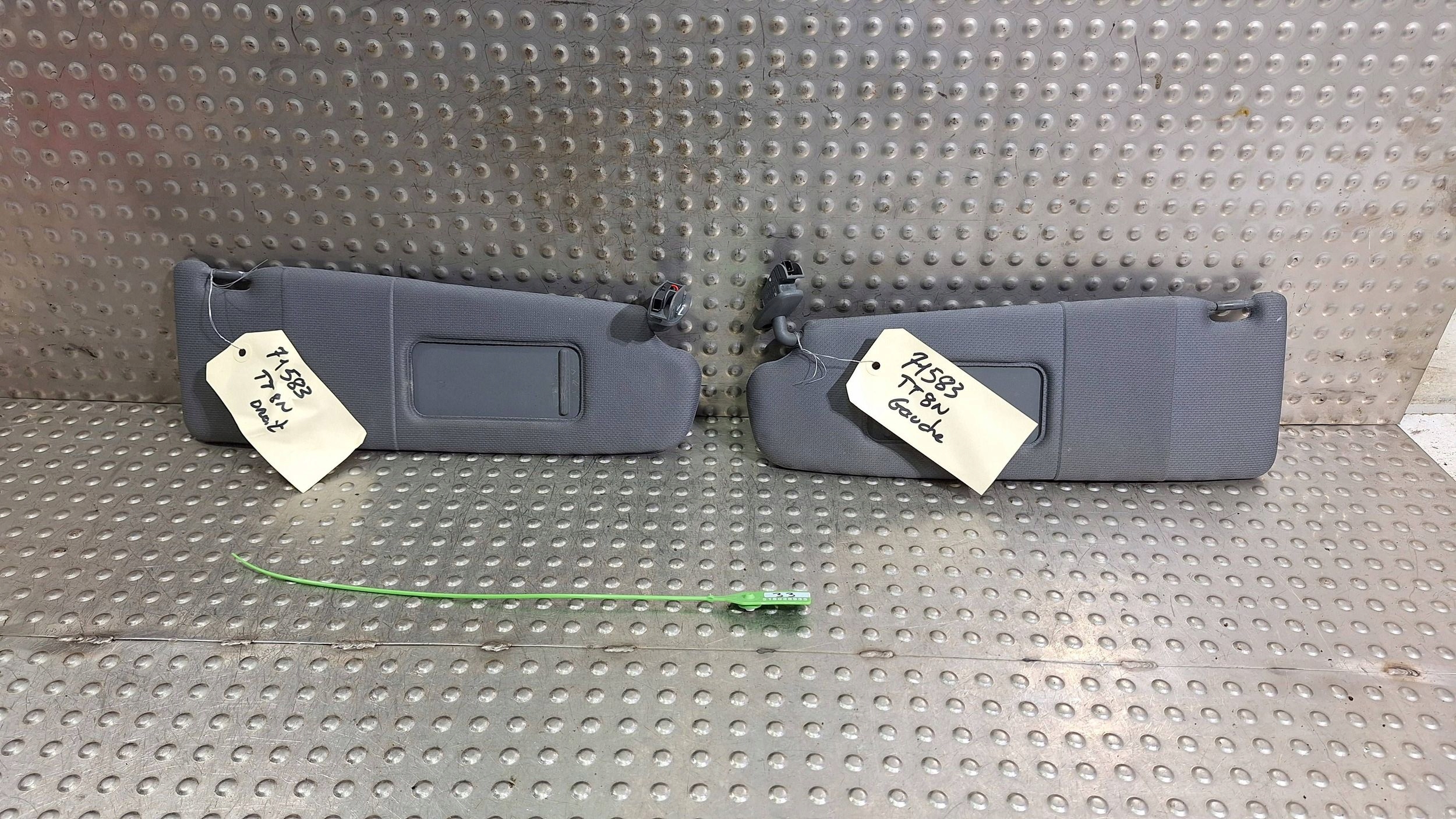 cover visor PRZECIWSLONECZNY left right KPL AUDI TT 8N EU grey