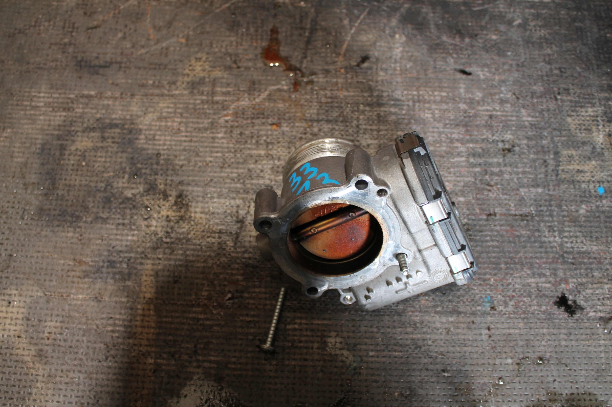 3313. Valvola a farfalla VW AUDI 06K133062R