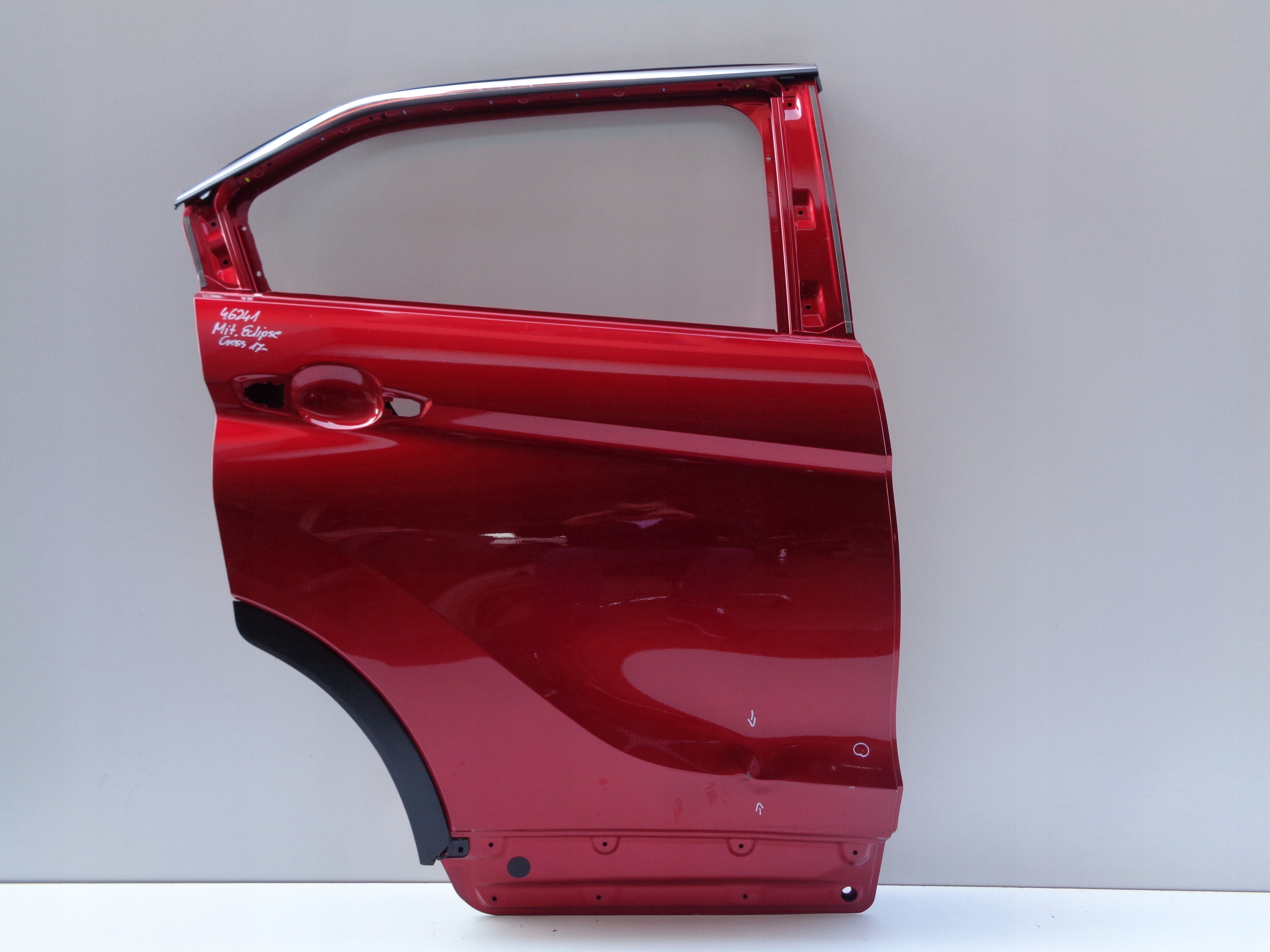 door right rear. MITSUBISHI ECLIPSE CROSS 17- NR 46241