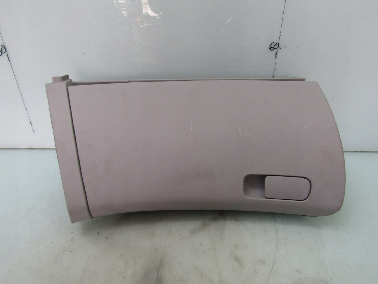 CEED I 09R бардачок пассажира 84760-1H000